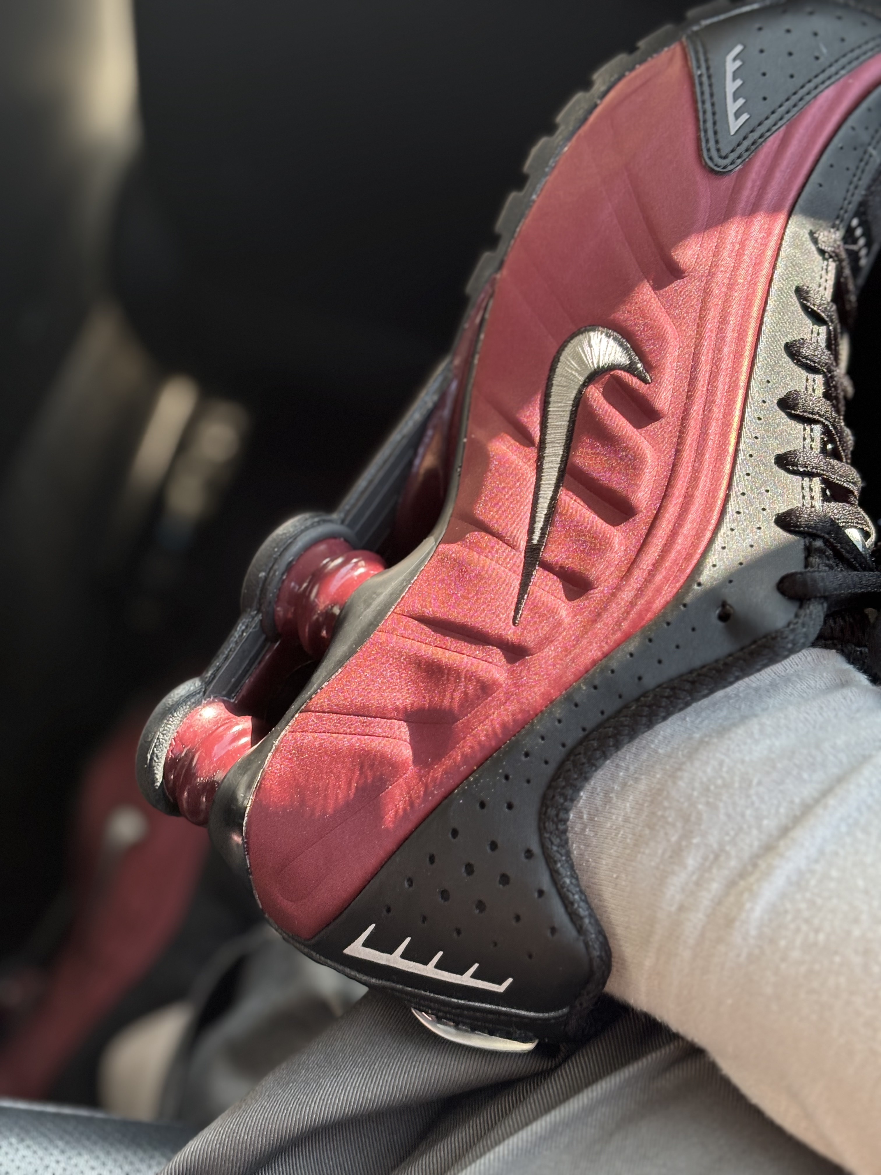 (W) Nike Shox R4 Black Team Red 착용 스타일
