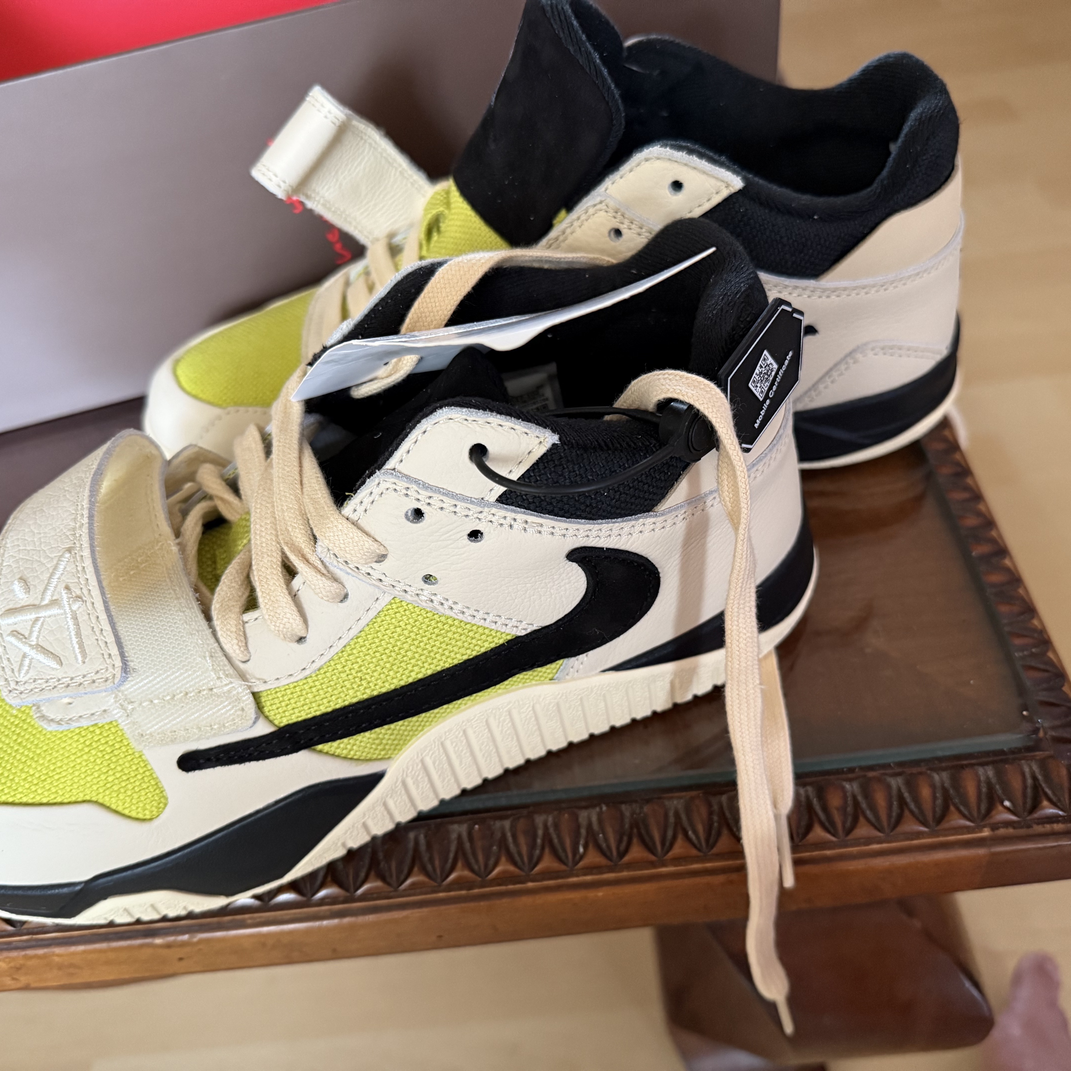 Jordan x Travis Scott Jumpman Jack TR Bright Cactus 착용 스타일