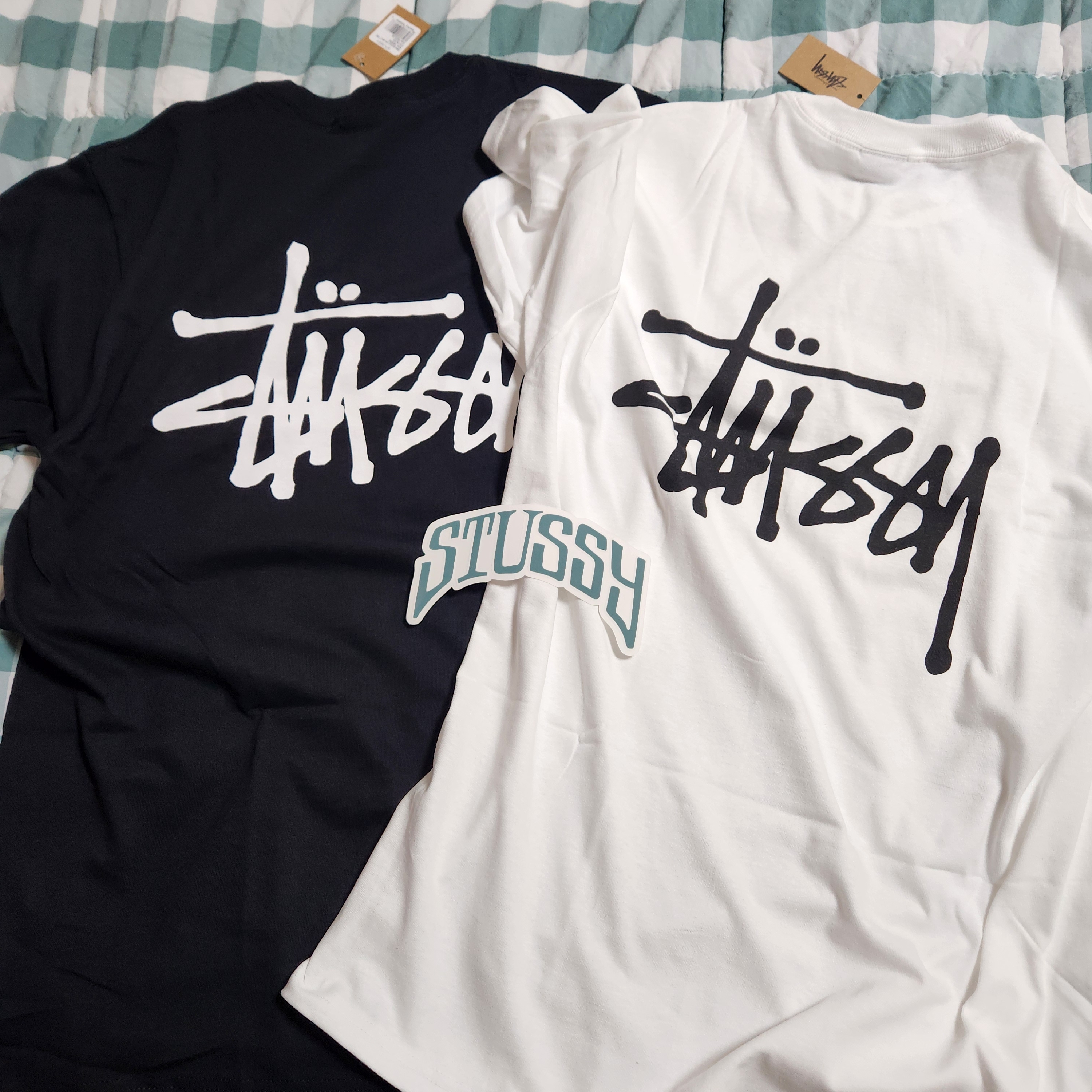 Stussy Basic Stussy T-Shirt Black 2024, 2025, Stussy Basic Stussy T-Shirt White 2024, 2025 착용 스타일