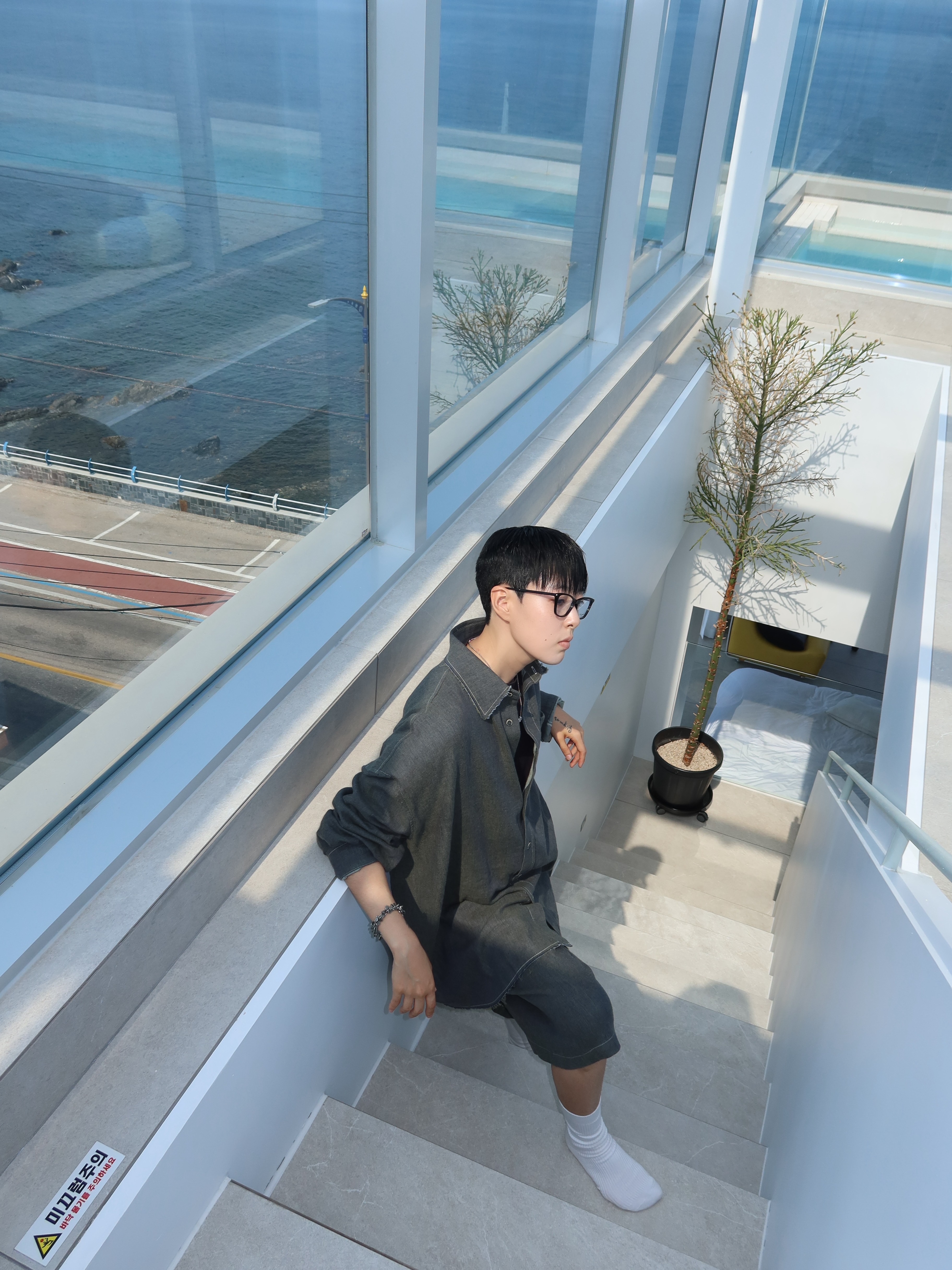 Hono Report Easy Half Pants Faded Denim, Hono Report Oversized Shirts Faded Denim 착용 스타일 - 2
