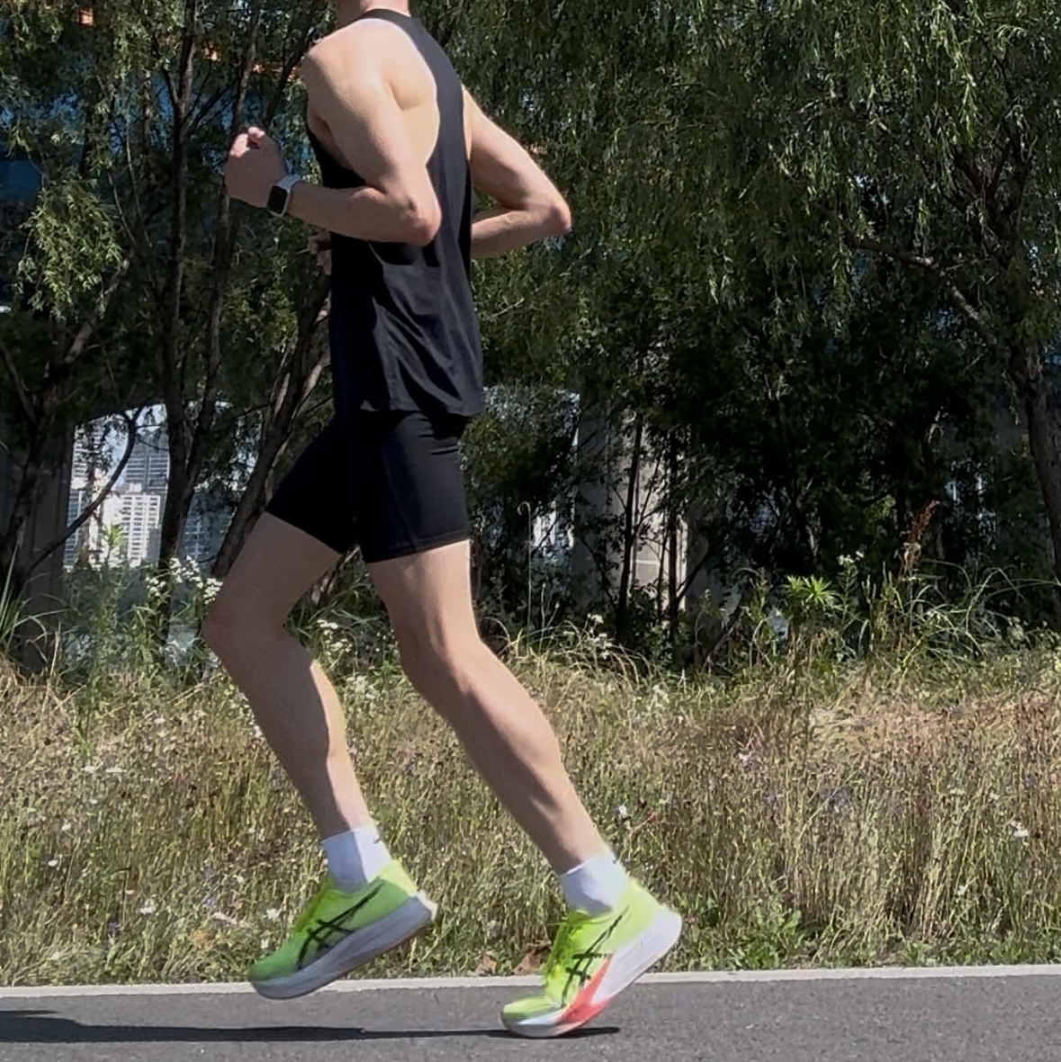 Asics Magic Speed 4 Safety Yellow Black 착용 스타일