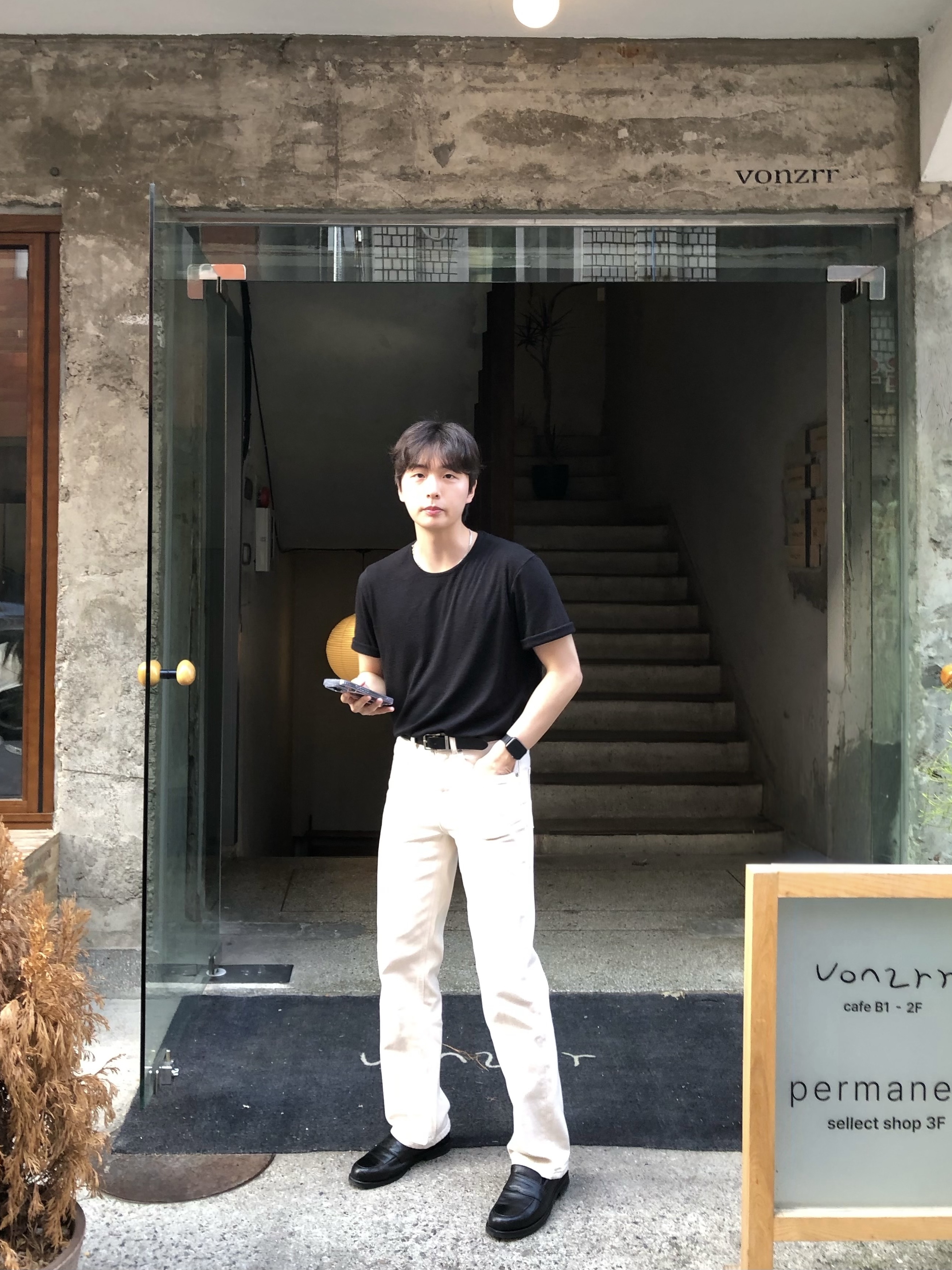 Ballute Slub U-Neck Half T-Shirts Black, JOSEPHT Morgan Black 착용 스타일 - 3