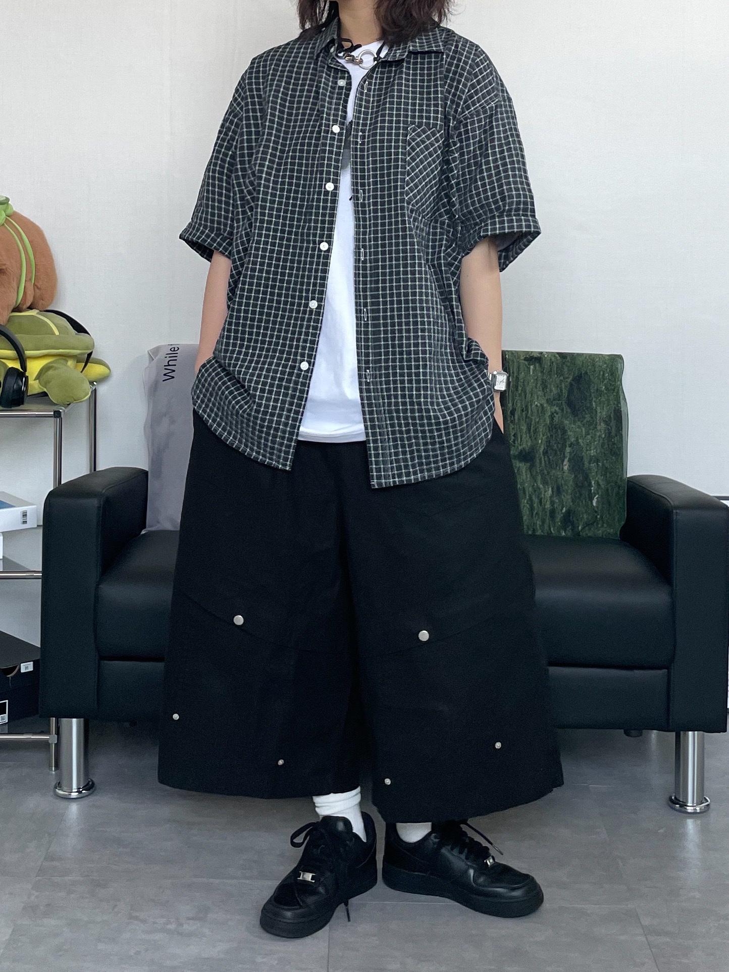 Nike Air Force 1 '07 Low Triple Black 착용 스타일 - 4