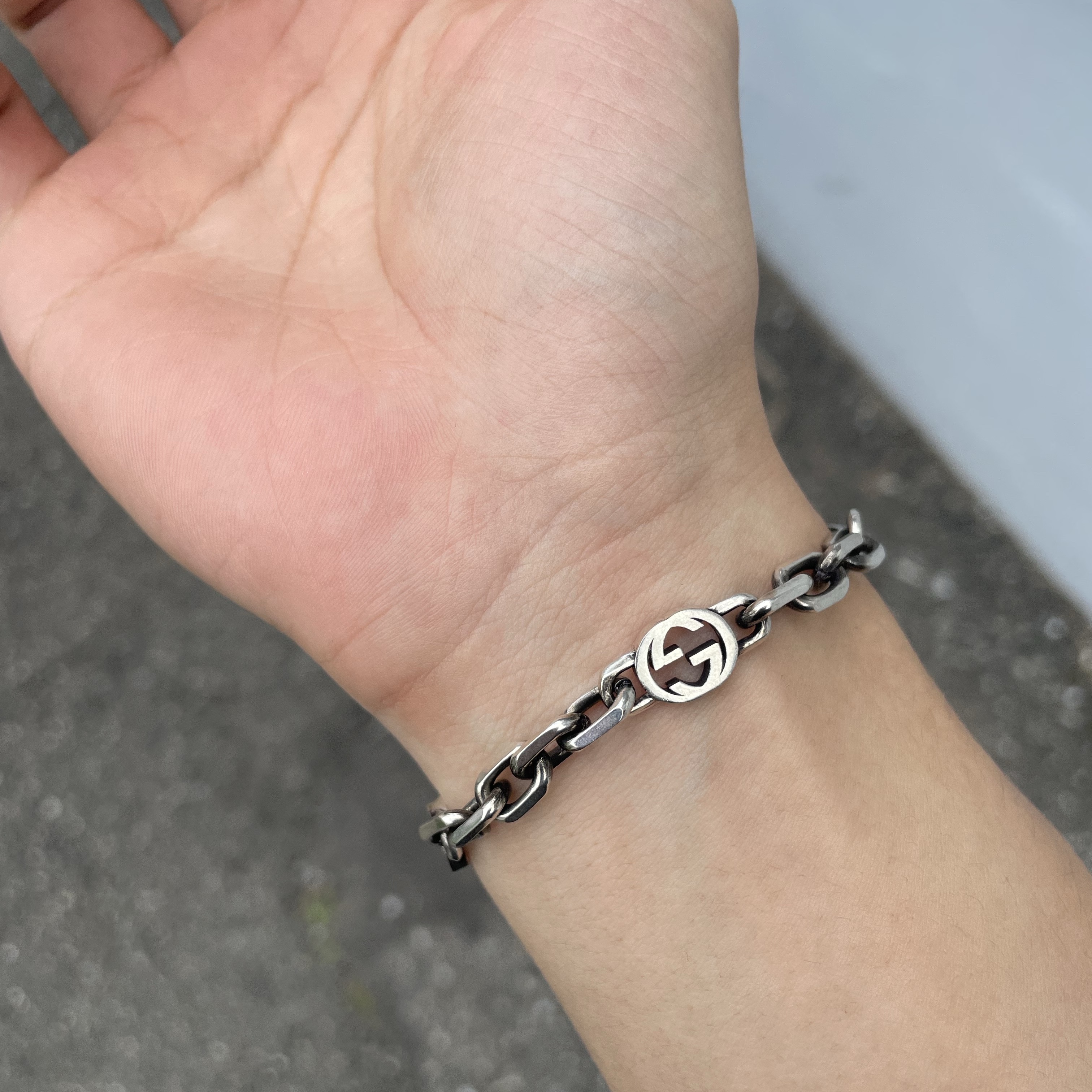 Gucci Interlocking G Bracelet Silver 착용 스타일