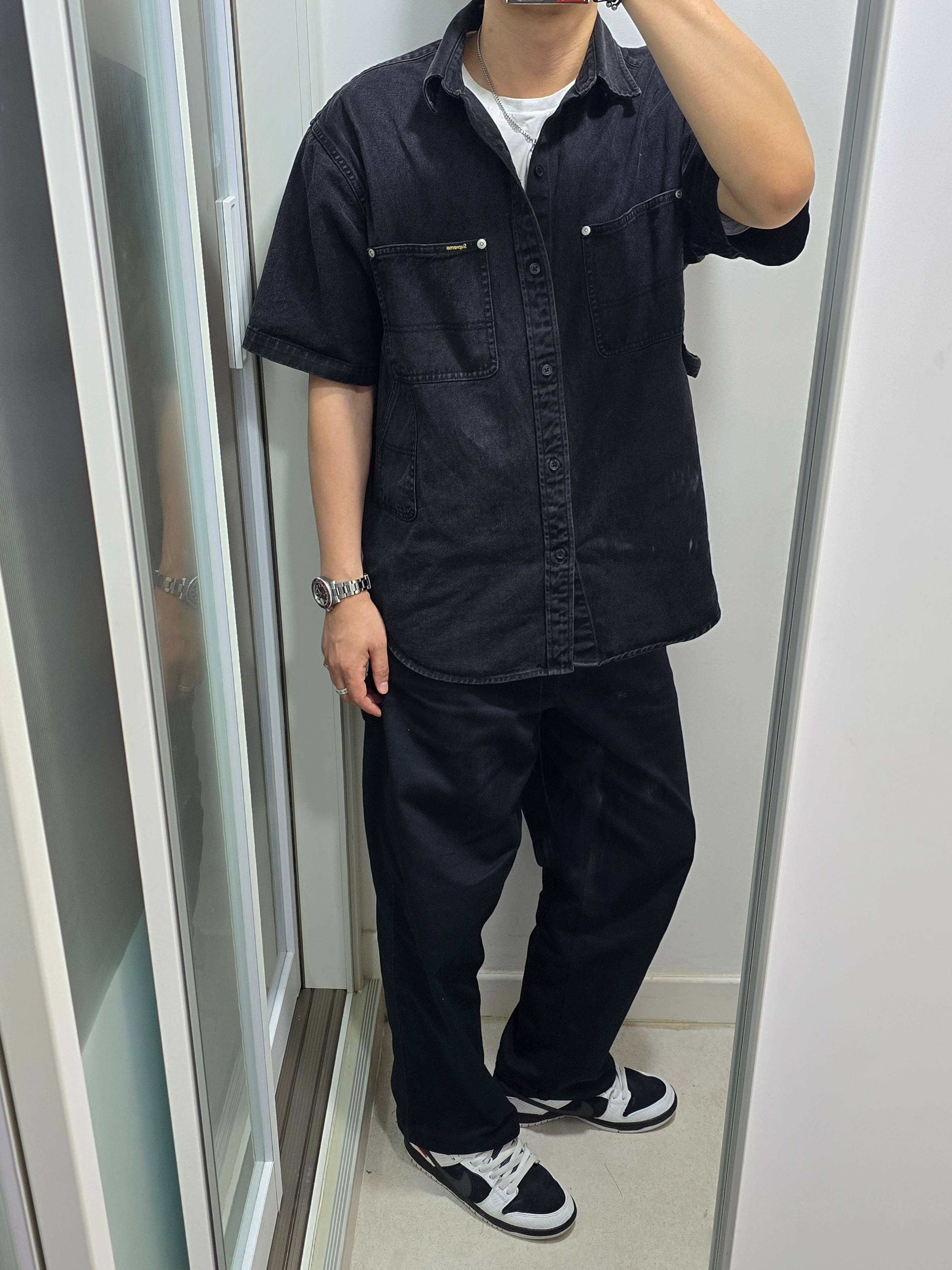 Supreme Loose Fit S/S Denim Painter Shirt Black - 25SS, Nike x Tightbooth SB Dunk Low Pro Black and White 착용 스타일
