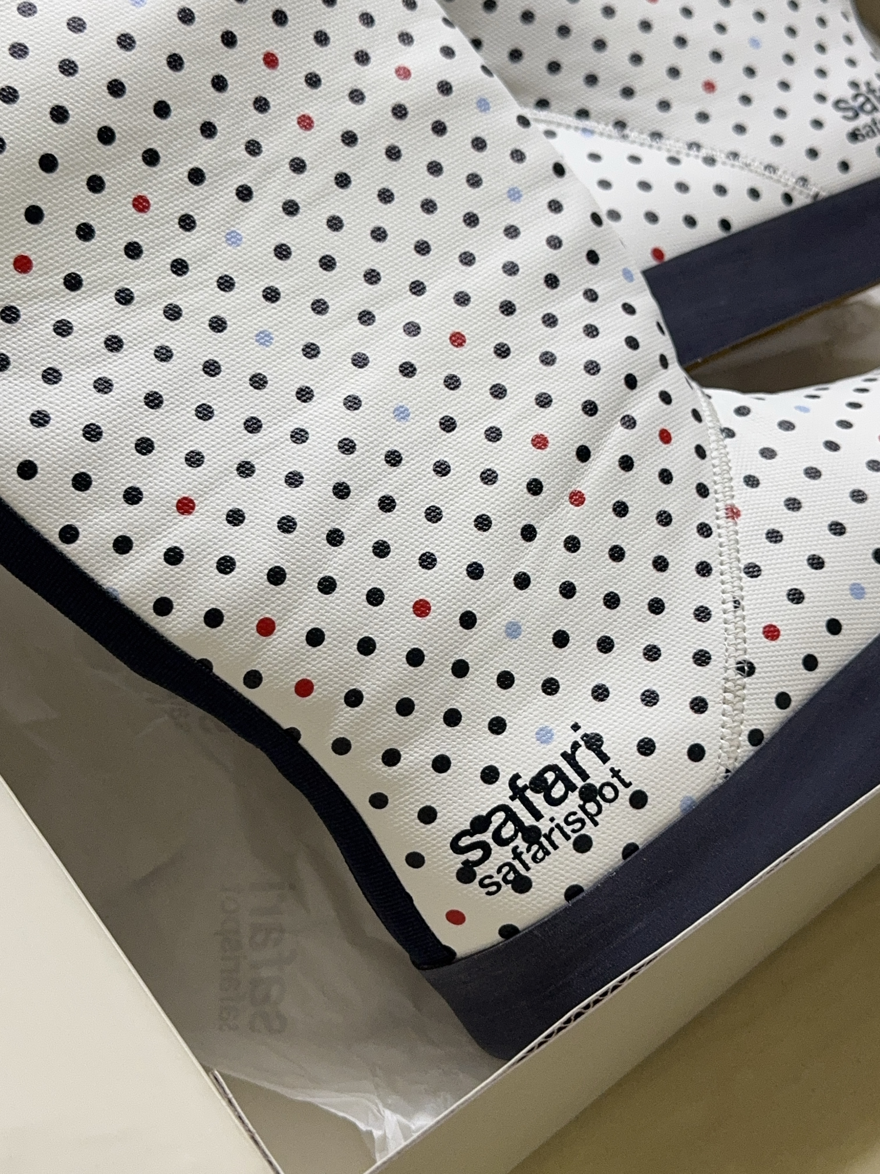 [KREAM 단독] Safarispot Basic Safari Dots Rain Boot White 착용 스타일 - 3