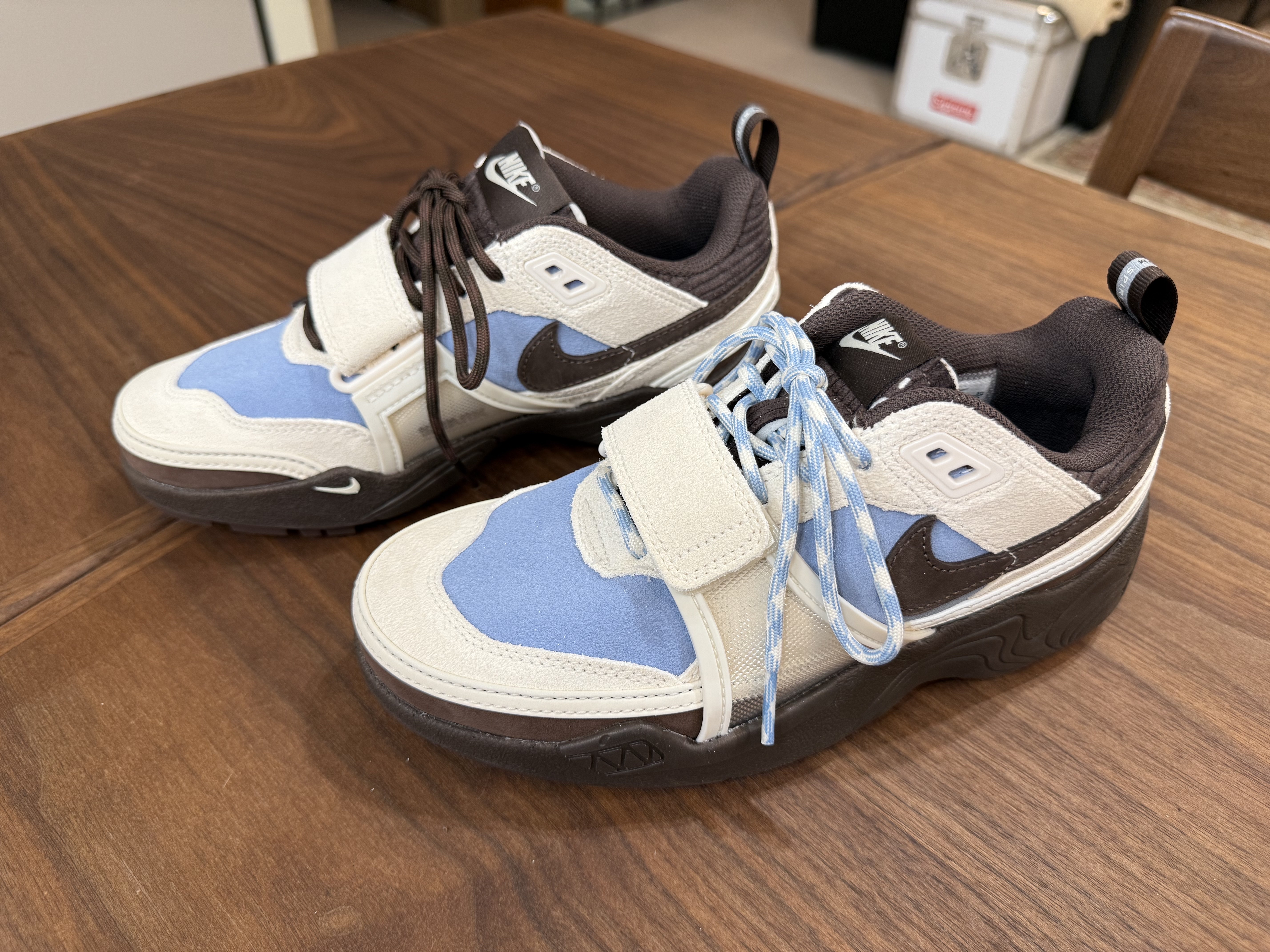 Nike x Travis Scott Zoom Field Jaxx Pale Ivory and Leche Blue 착용 스타일 - 8