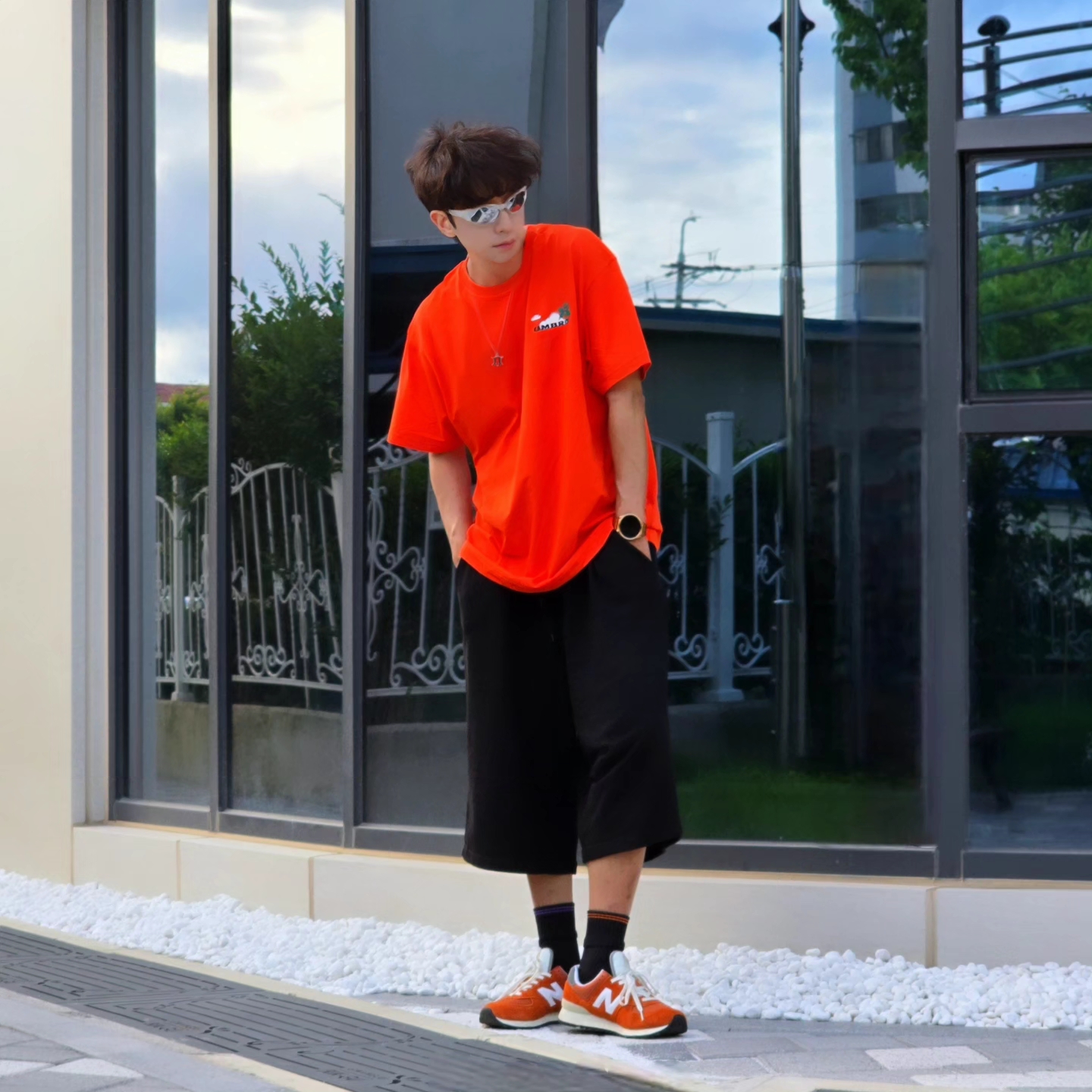New Balance 574 Heritage Orange Burst White, Samsung Galaxy Watch6 44mm LTE Silver (Korean Ver.) 착용 스타일 - 3