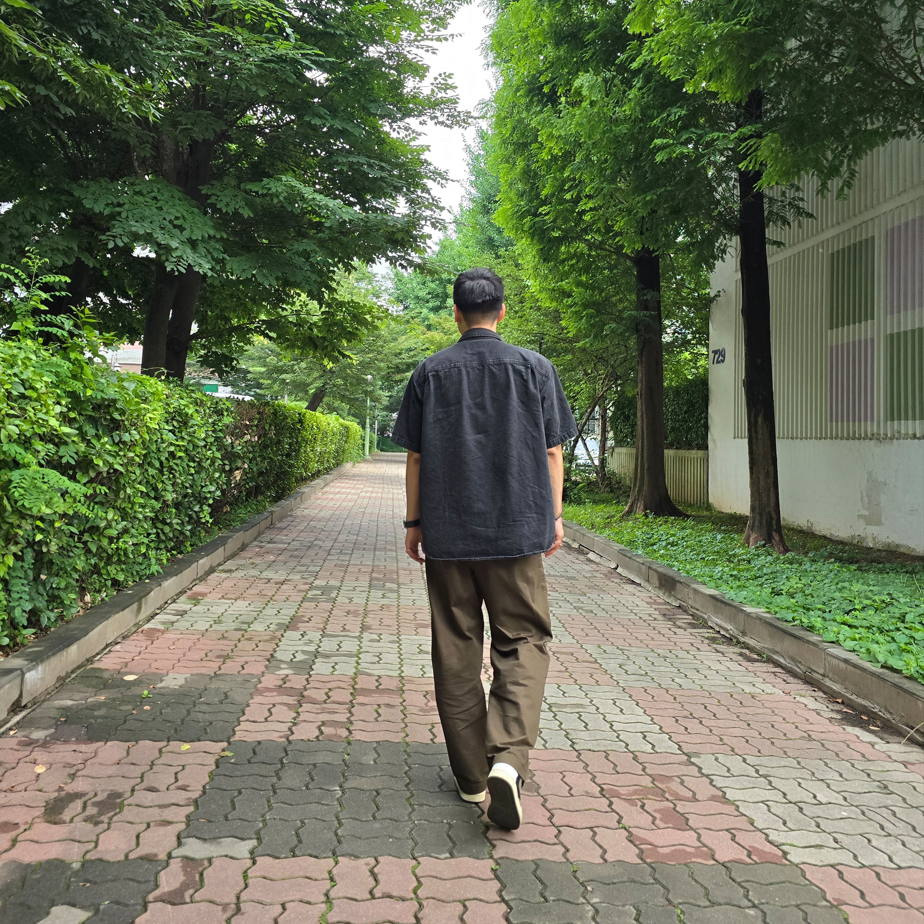 Supreme Loose Fit S/S Denim Painter Shirt Black - 25SS, Jordan 1 x Travis Scott Retro Low OG SP Reverse Olive 착용 스타일 - 2