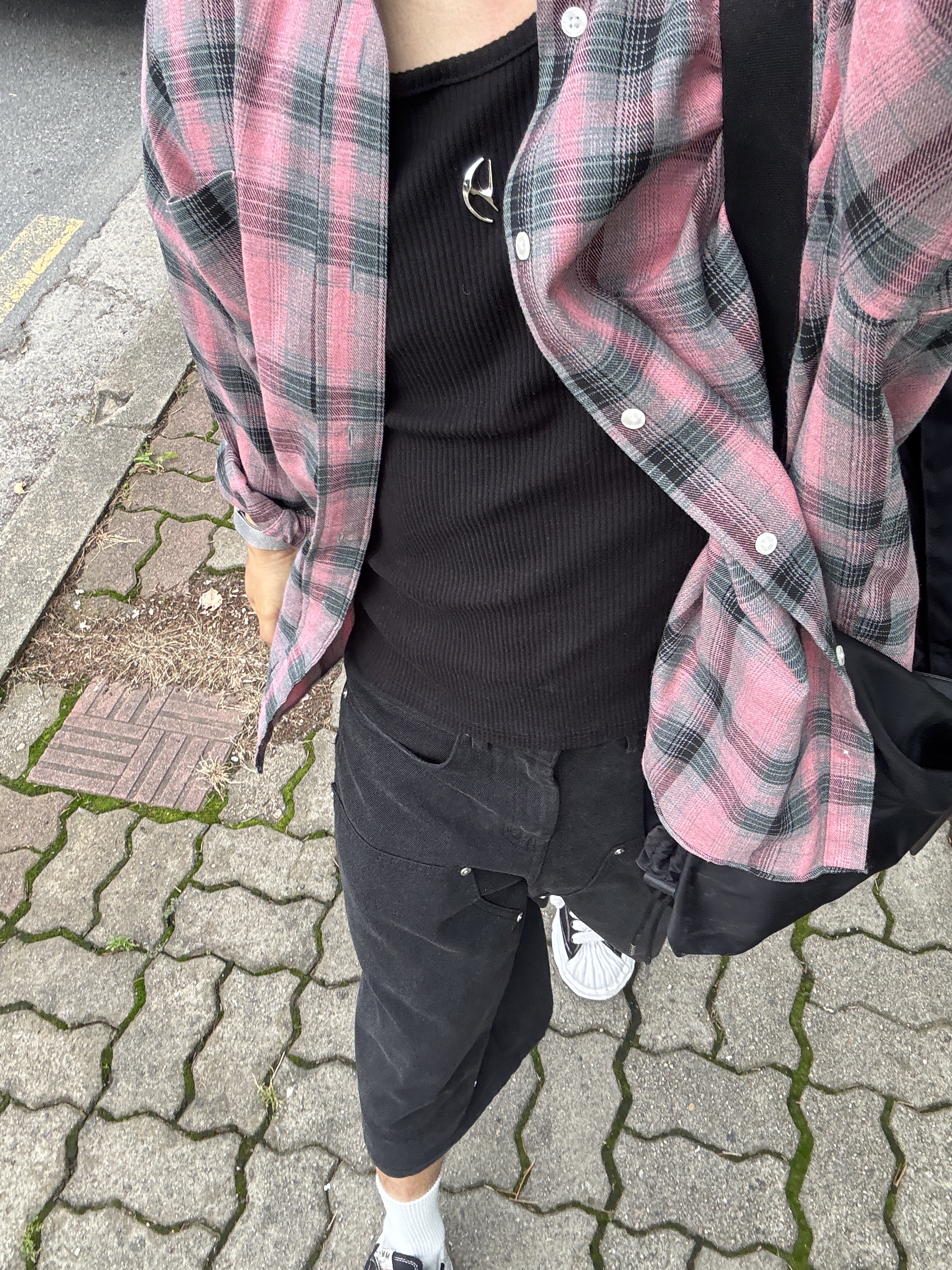 Maison Mihara Yasuhiro Blakey OG Sole Canvas Low-top Sneakers Black White, NOMANUAL C.D.L Bermuda Pants Washed Black 착용 스타일