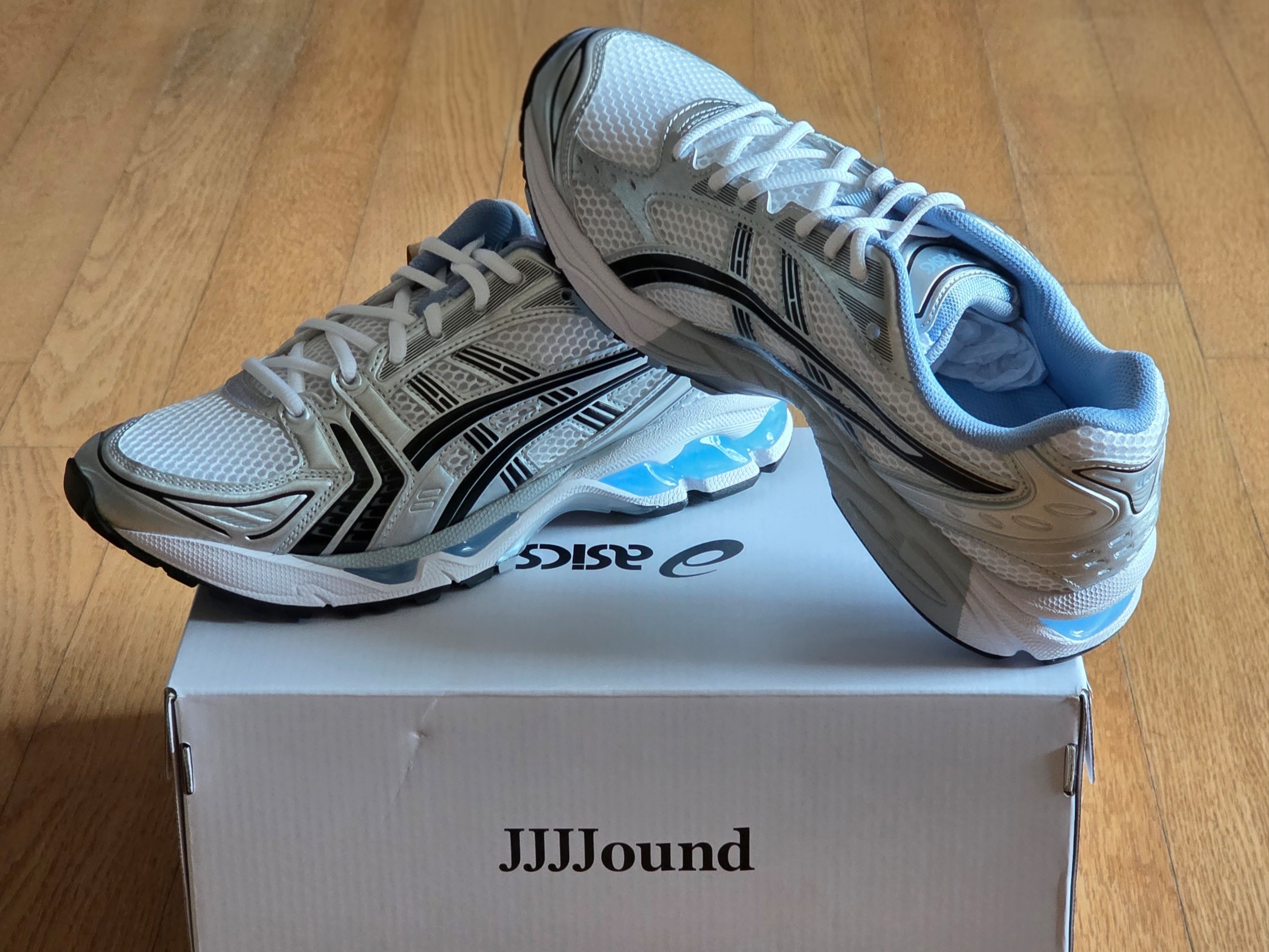 Asics x JJJJound Gel-Kayano 14 White Navy 착용 스타일 - 1