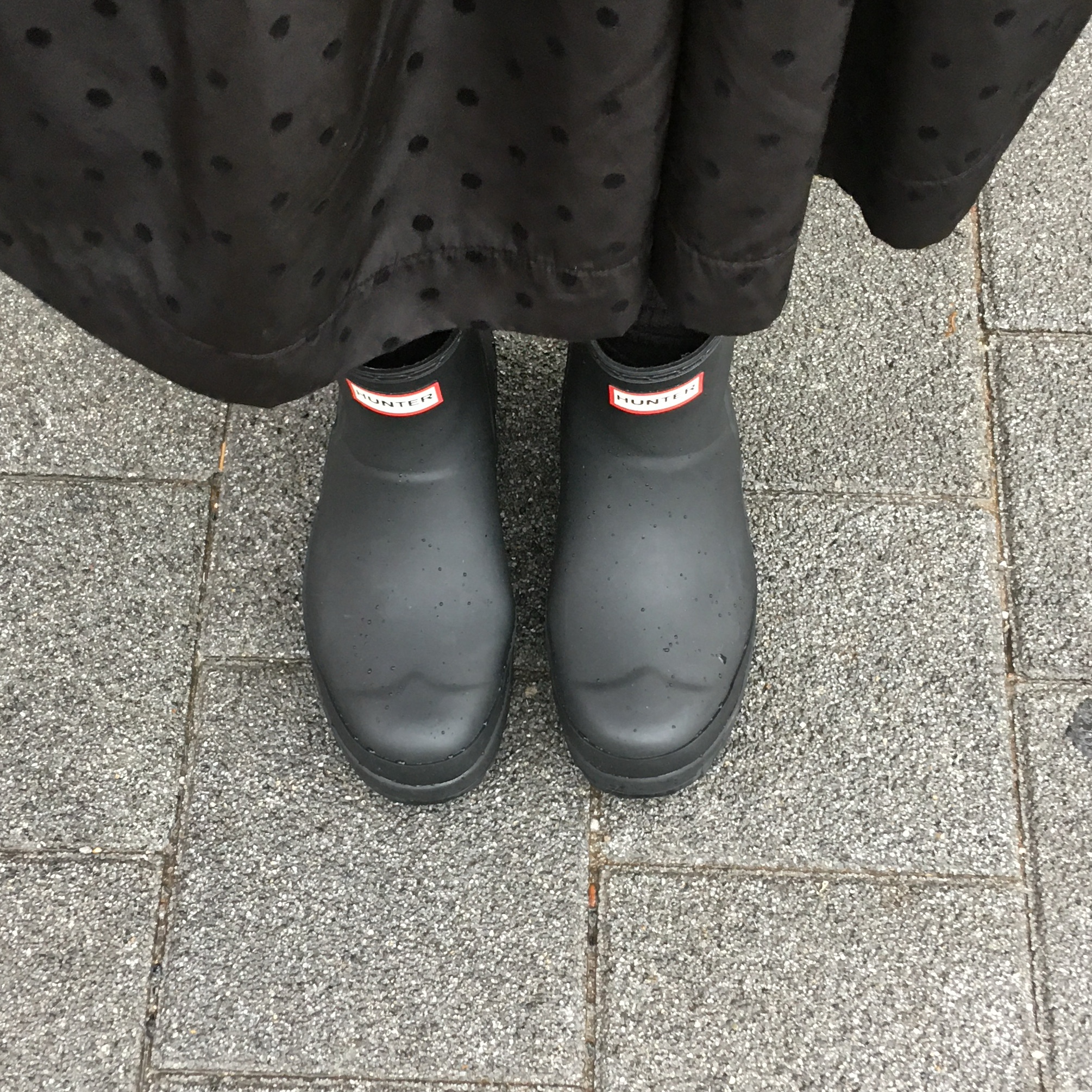 (W) Hunter Play Short Rain Boots Black 착용 스타일