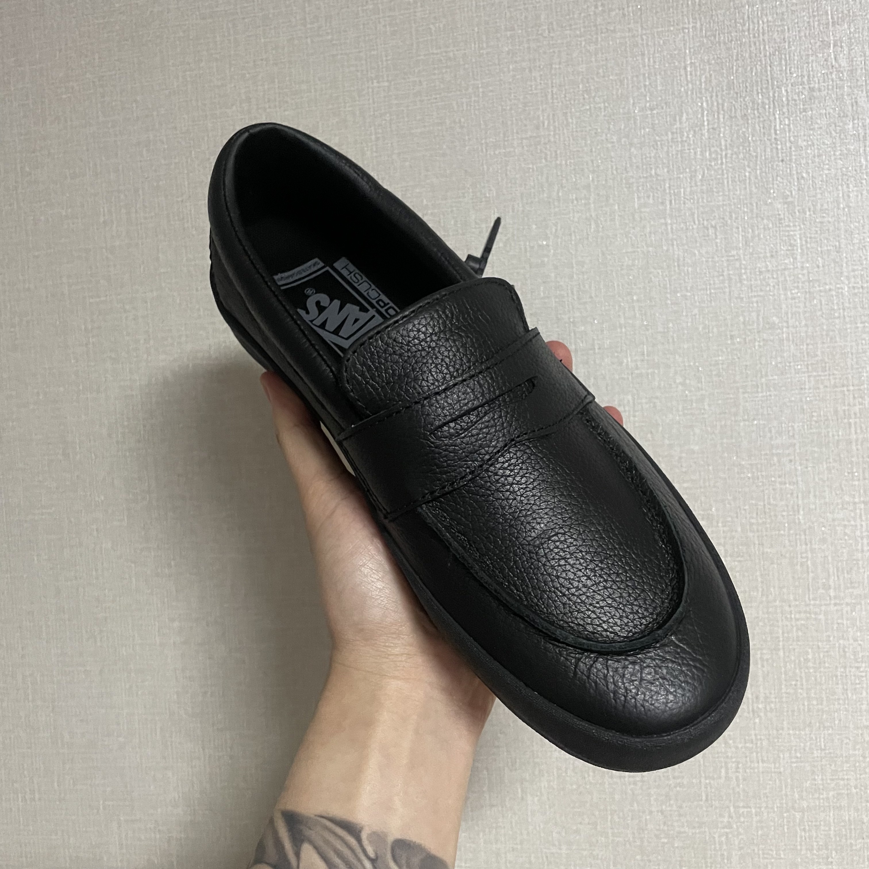 Vans Skate Loafer Black 착용 스타일 - 2