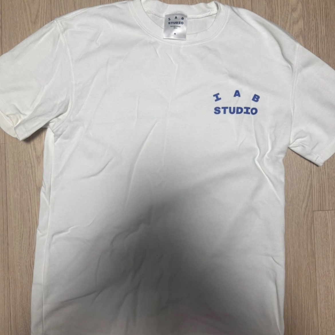 IAB Studio 10th Anniversary T-Shirt White 착용 스타일