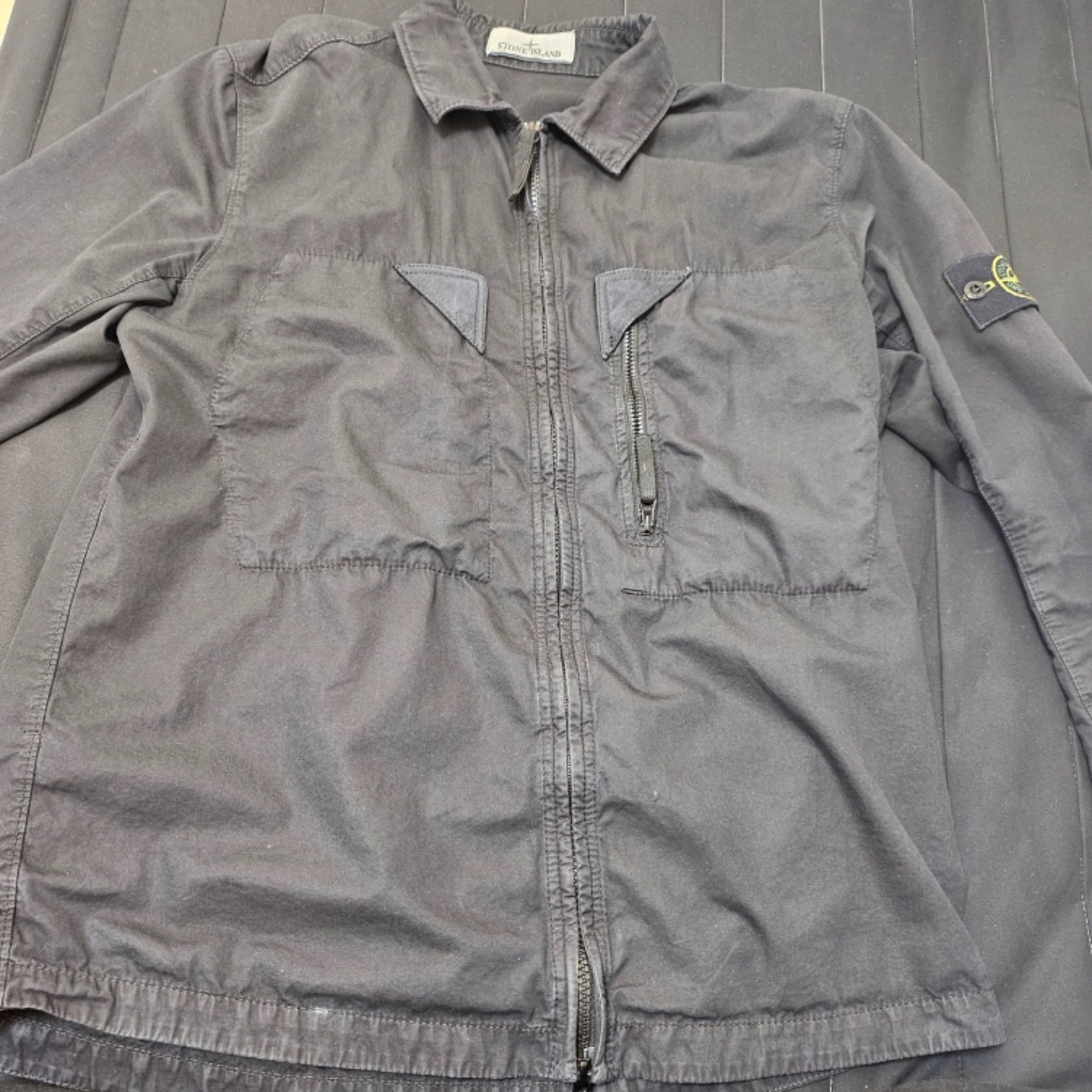 Stone Island 106WN Old Treatment Overshirt Steel Grey - 23SS 착용 스타일