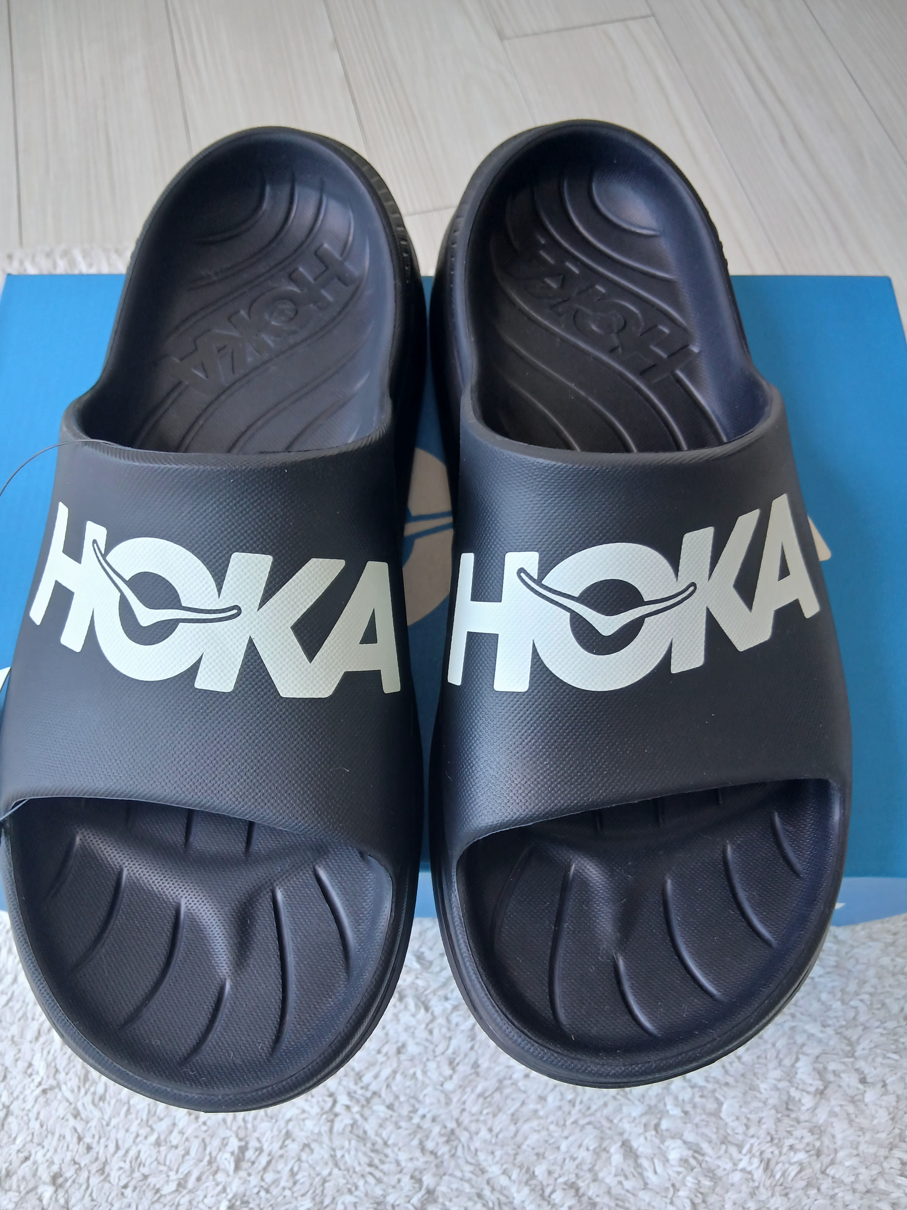 Hoka Ora Athletic Slide Black White, Arc'teryx Incendo Pants Black 착용 스타일 - 8