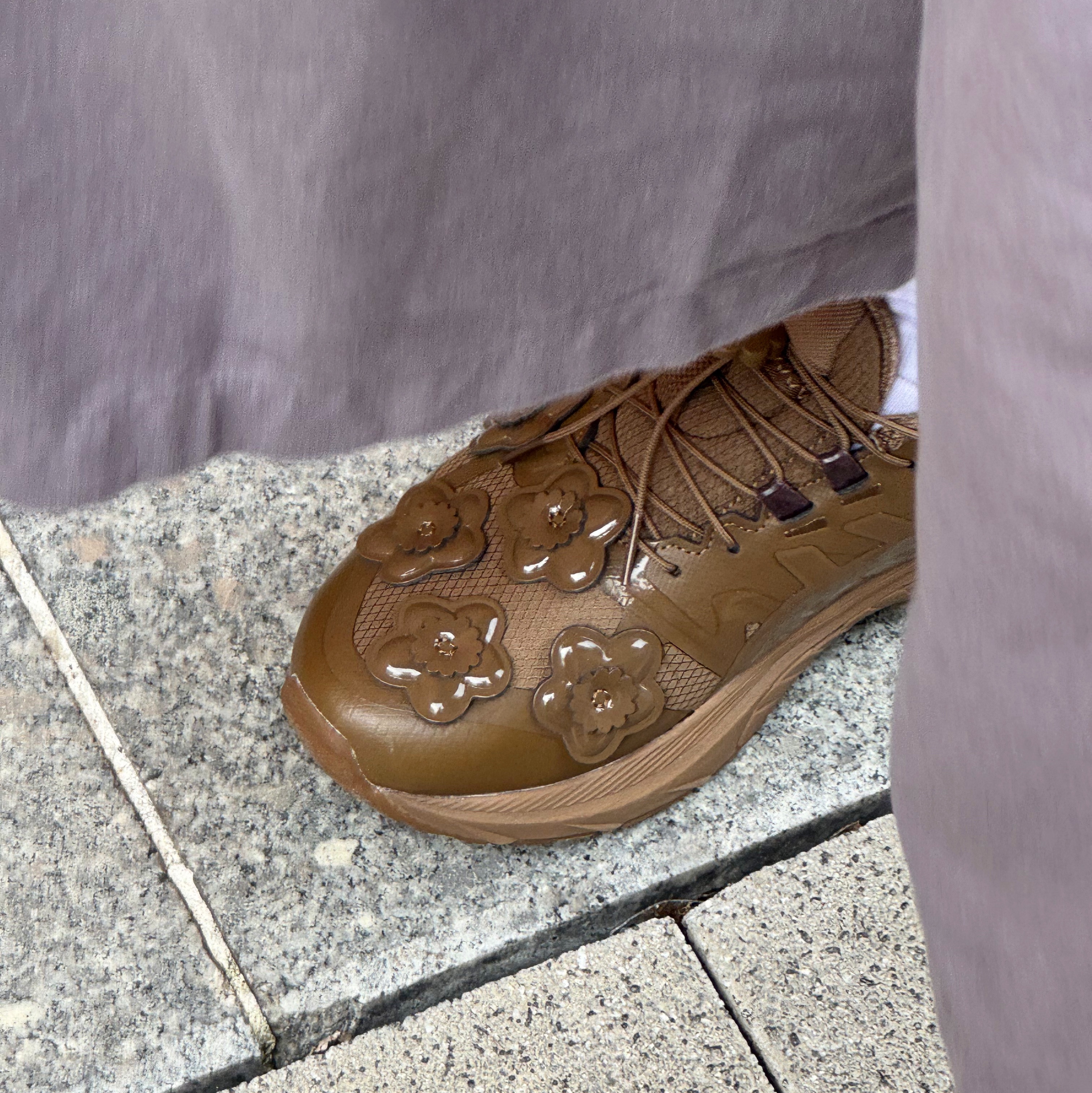 Asics x Cecilie Bahnsen Gel-Terrain Sepia 착용 스타일 - 2