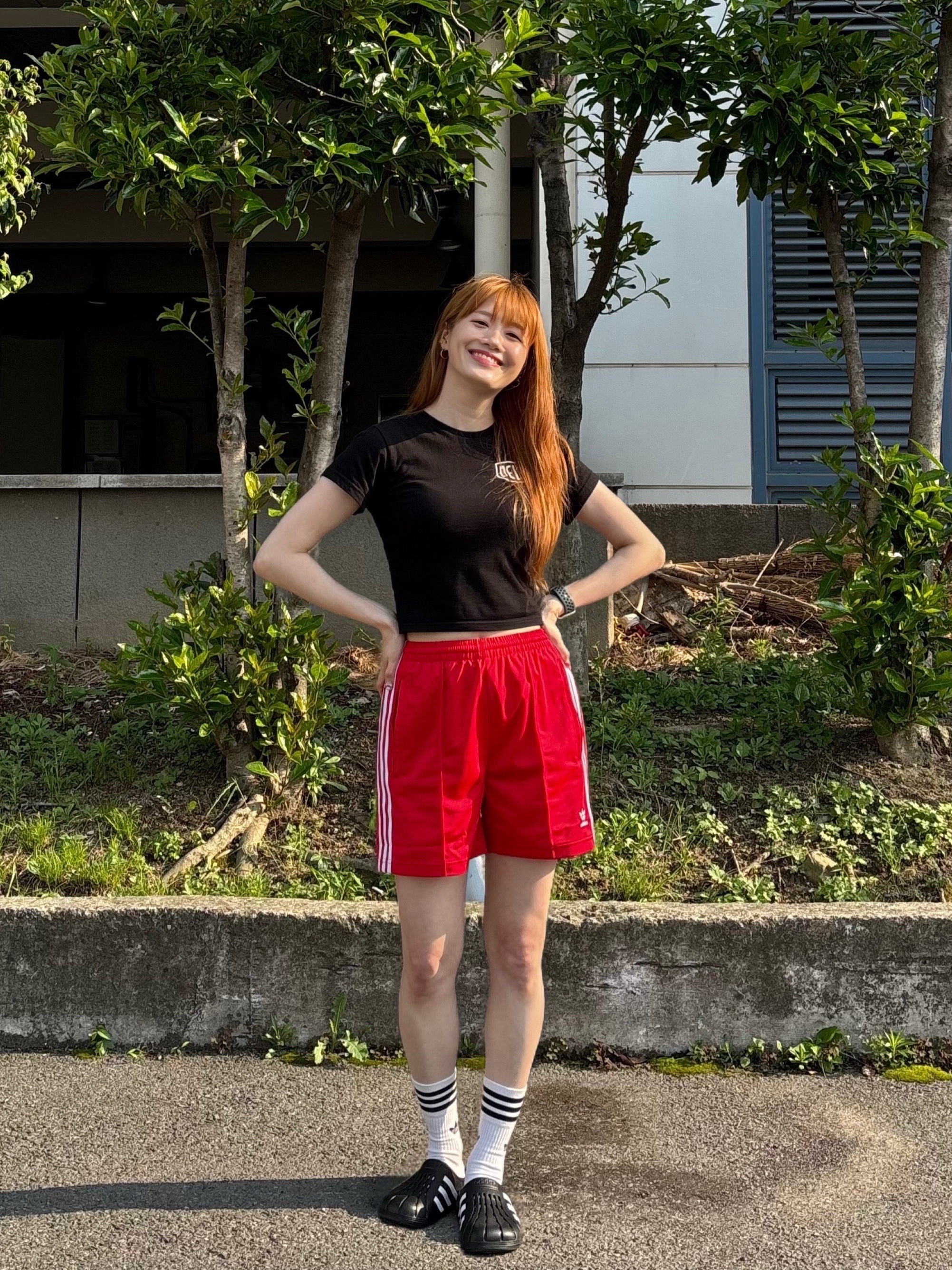 (W) Adidas Firebird Shorts Better Scarlet White - KR Sizing, Adidas Adilette Clog Black White 착용 스타일 - 3