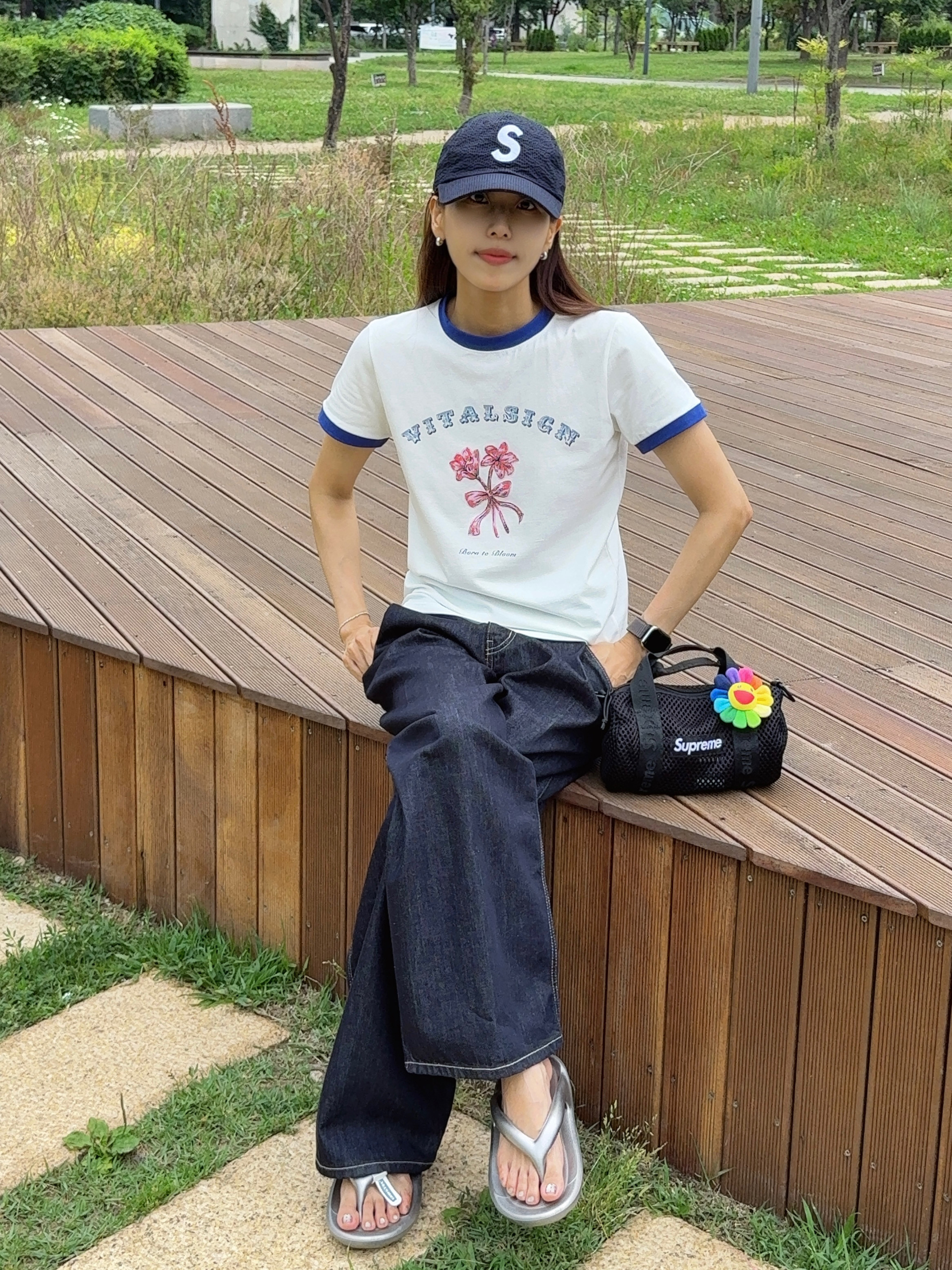 Supreme Seersucker S Logo 6-Panel Black - 24SS, Supreme Mesh Mini Duffle Bag Black - 25SS 착용 스타일 - 1