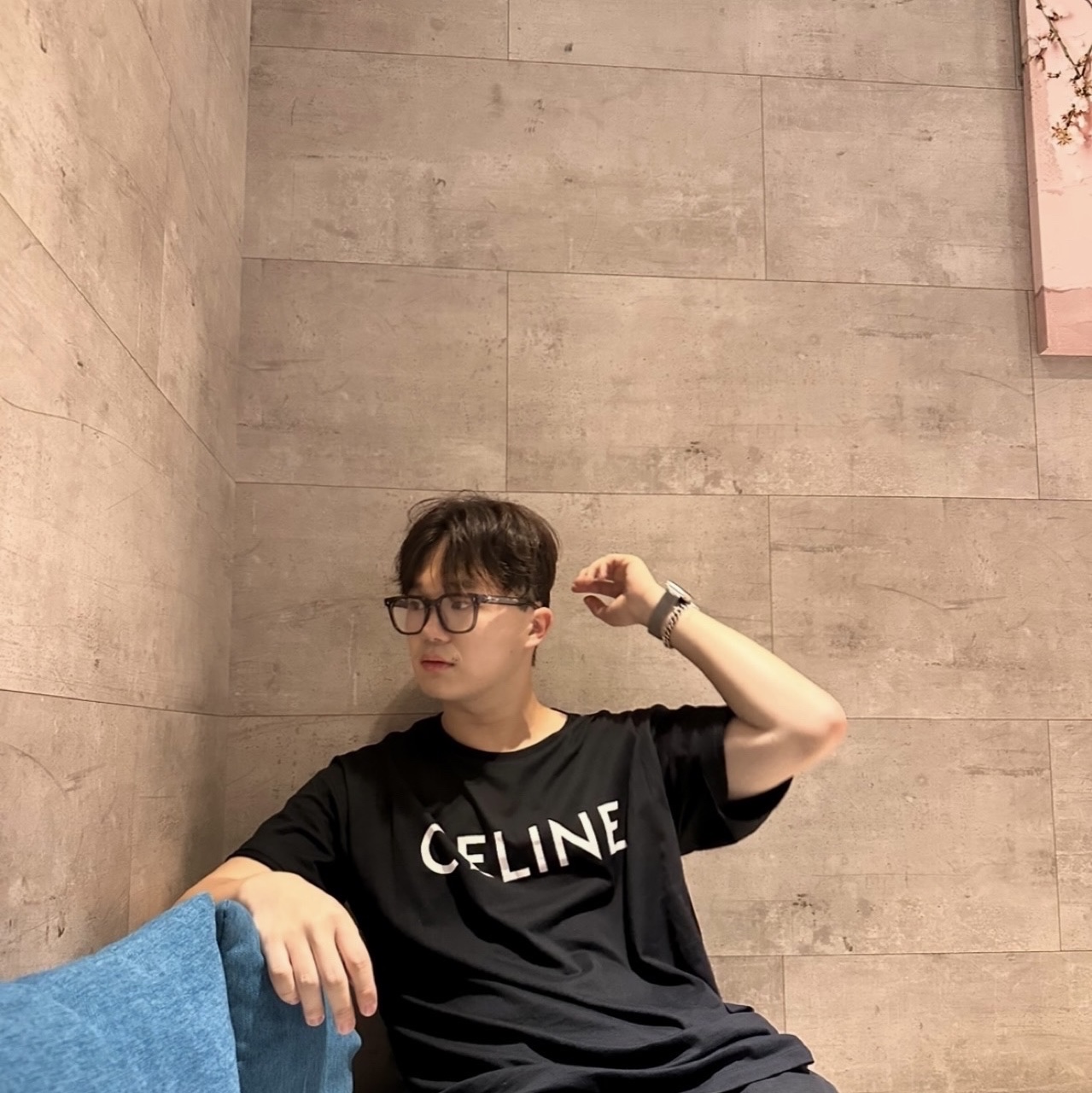 Celine Loose T-Shirt in Cotton Jersey Black White 착용 스타일 - 3