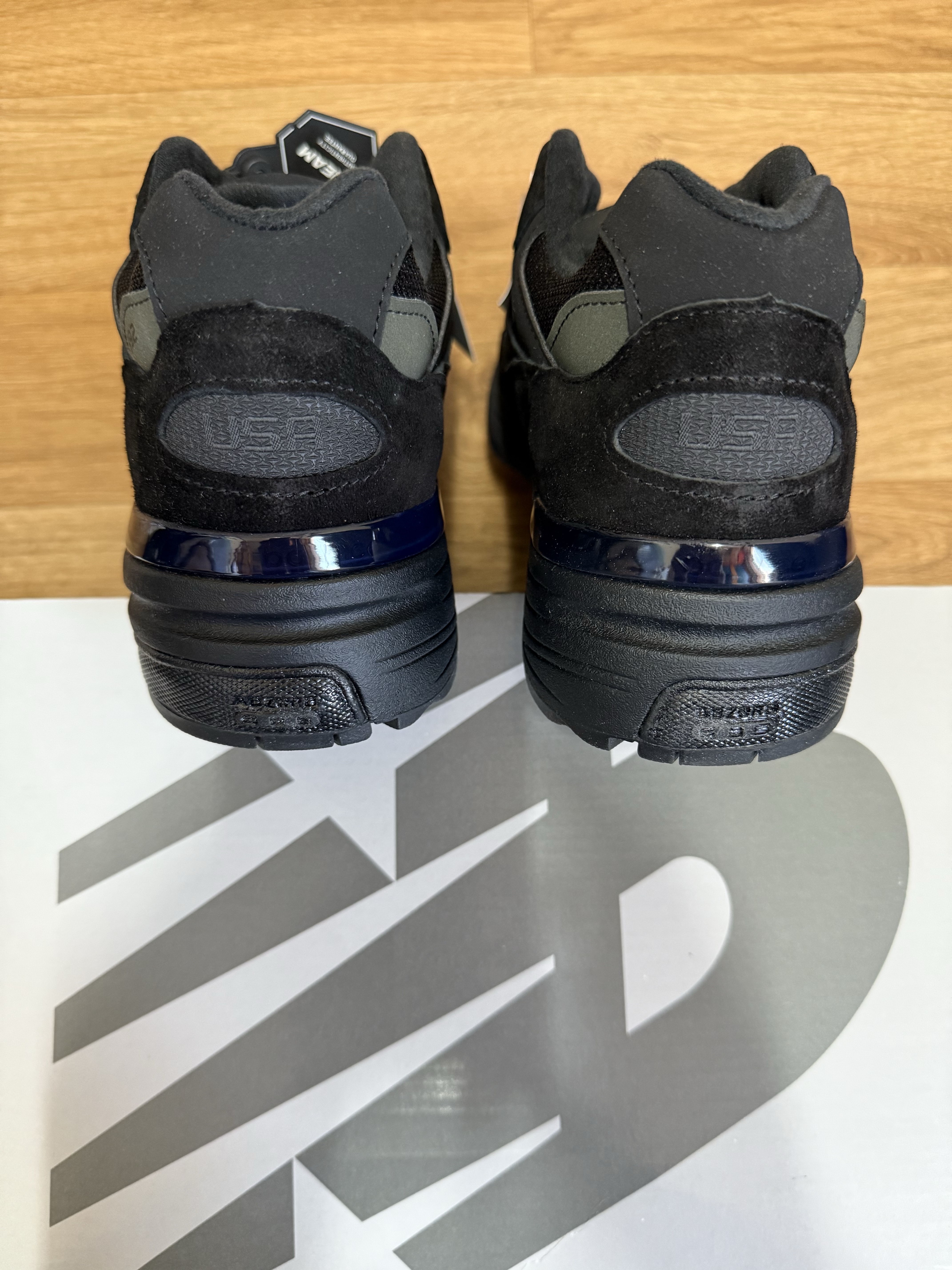 New Balance 992 Made in USA Core Black 착용 스타일 - 3