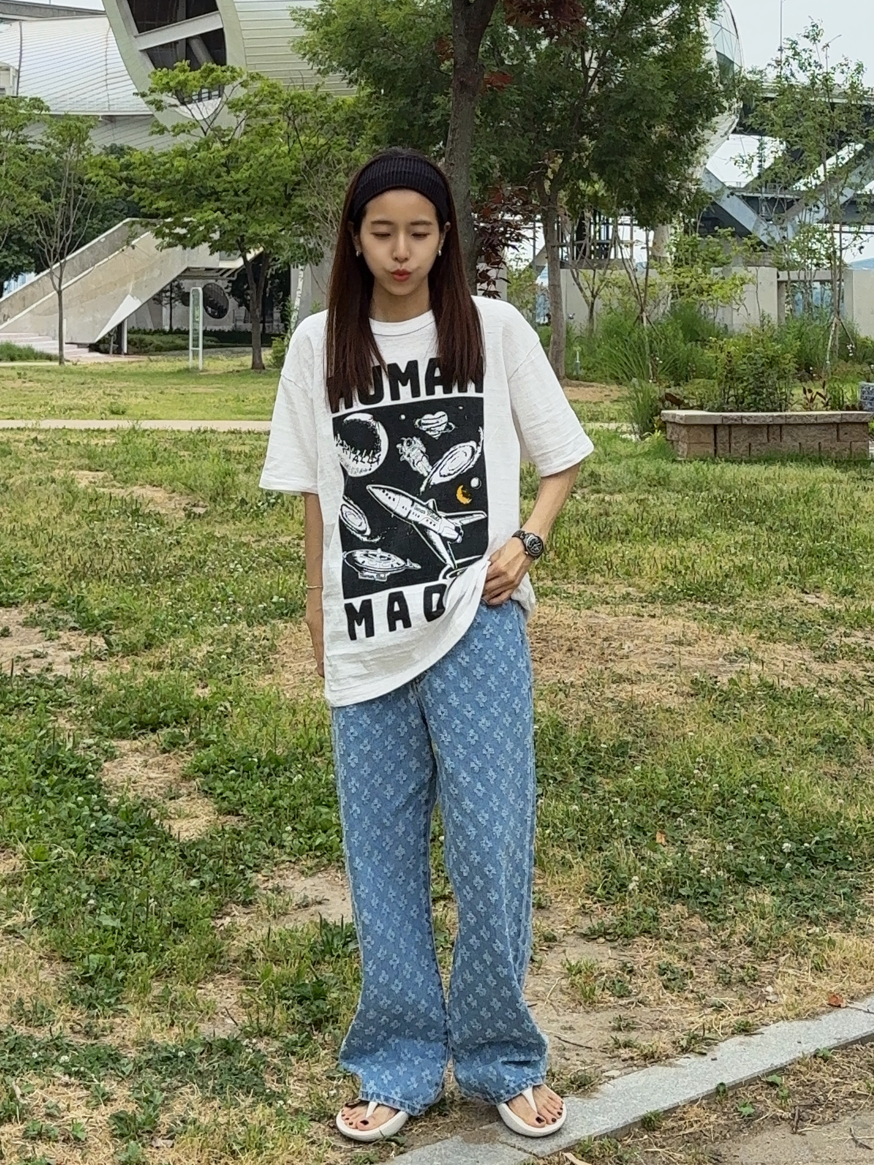 Human Made Graphic T-Shirt #14 White, Chanel J12 Watch 33mm Quartz Black 착용 스타일 - 1