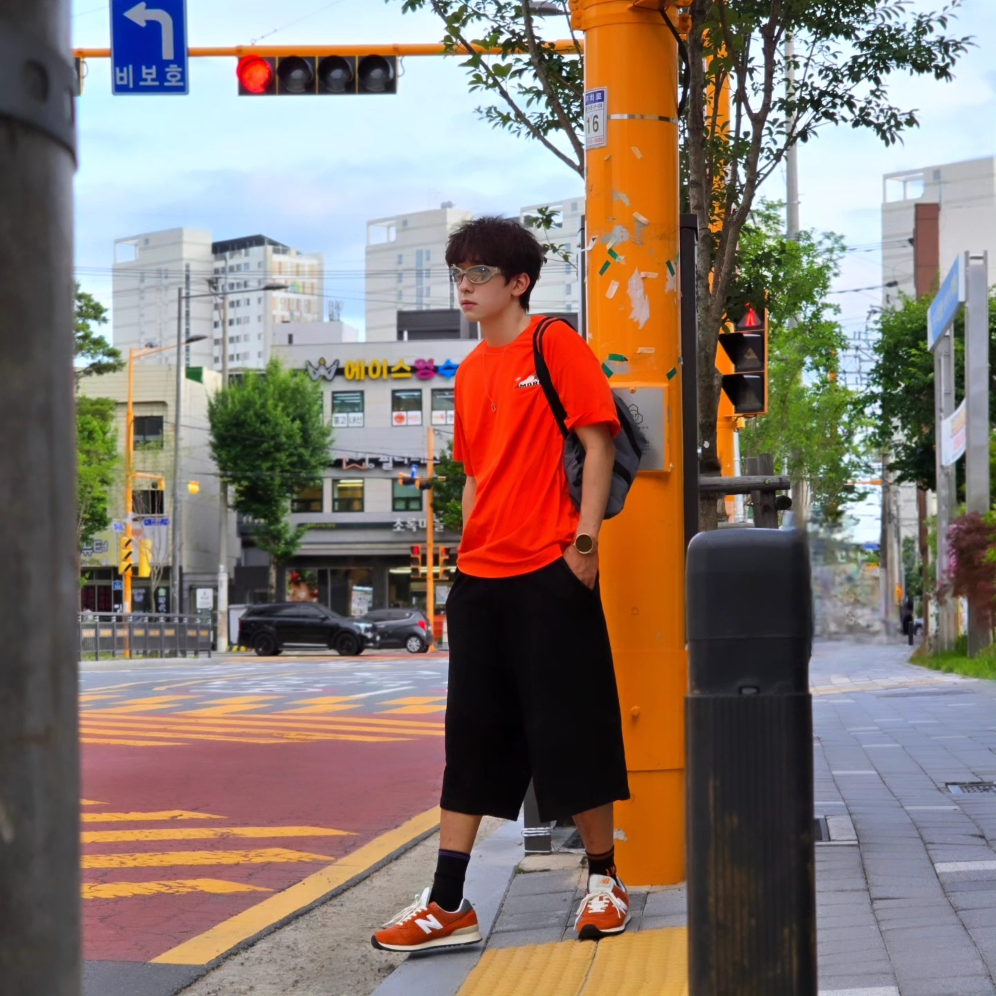 Samsung Galaxy Watch6 44mm LTE Silver (Korean Ver.), New Balance 574 Heritage Orange Burst White 착용 스타일 - 1