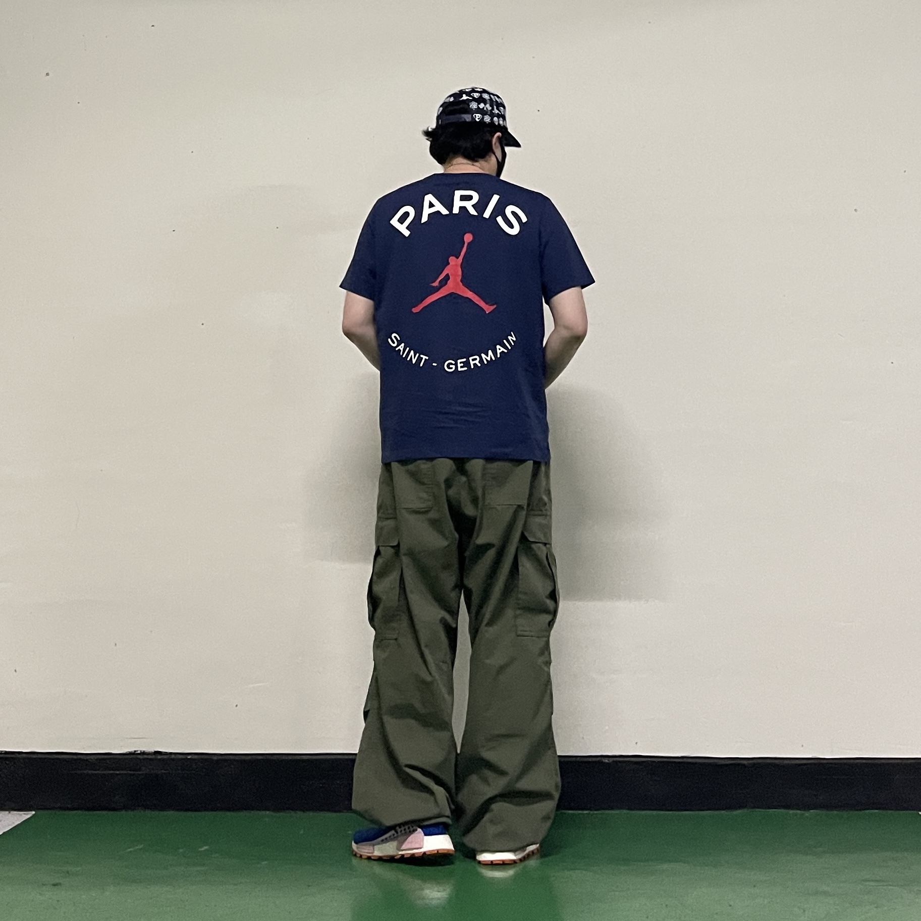 Jordan x Paris Saint-Germain Logo T-Shirt Black Noble Green - Asia, Adidas x Pharrell Williams Hu NMD Inspiration Pack Powder Blue 착용 스타일 - 2