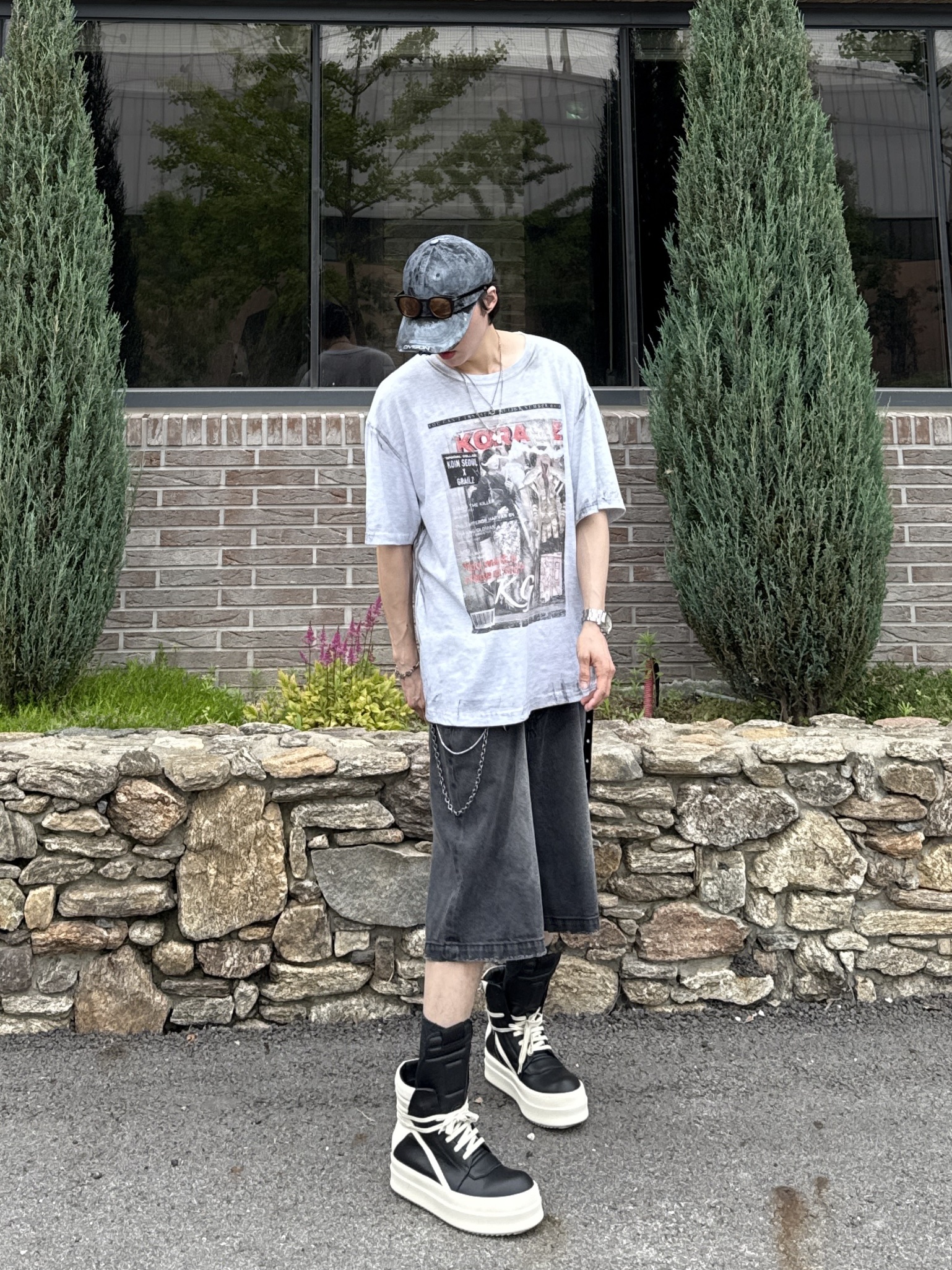 GRAILZ x KOIN SEOUL Magazine T-Shirts Melange Grey, Rick Owens Hollywood Mega Bumper Geobasket in Full Grain Calf Leather Black Milk 착용 스타일 - 8