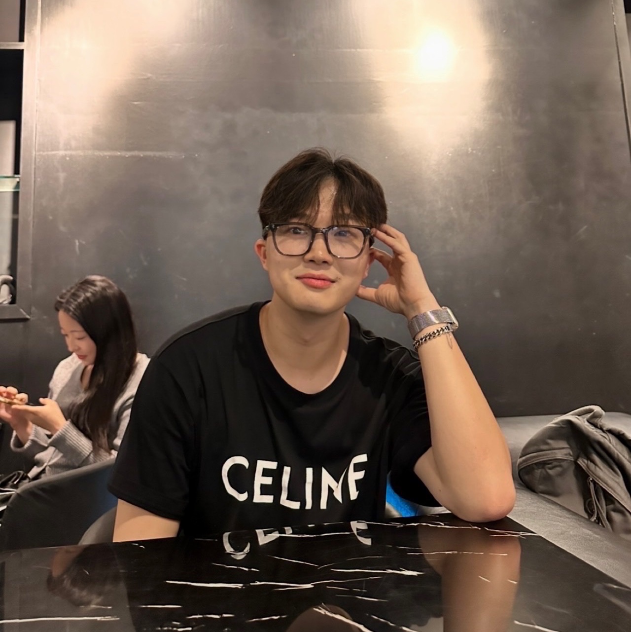 Celine Loose T-Shirt in Cotton Jersey Black White 착용 스타일 - 2