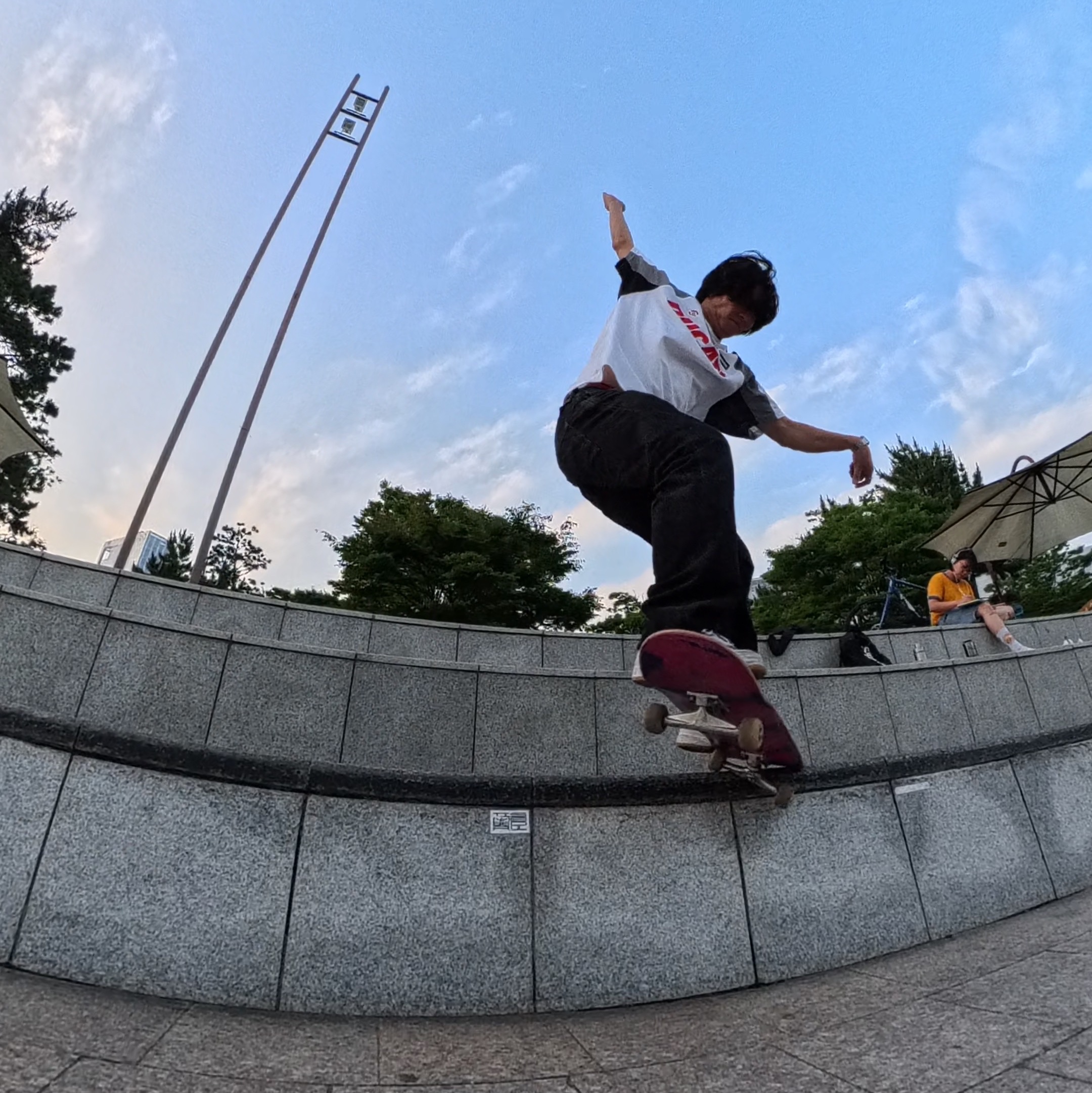 Supreme x Ducati Soccer Jersey White - 24SS, Nike SB Dunk Low Pro White and Gum Light Brown 착용 스타일