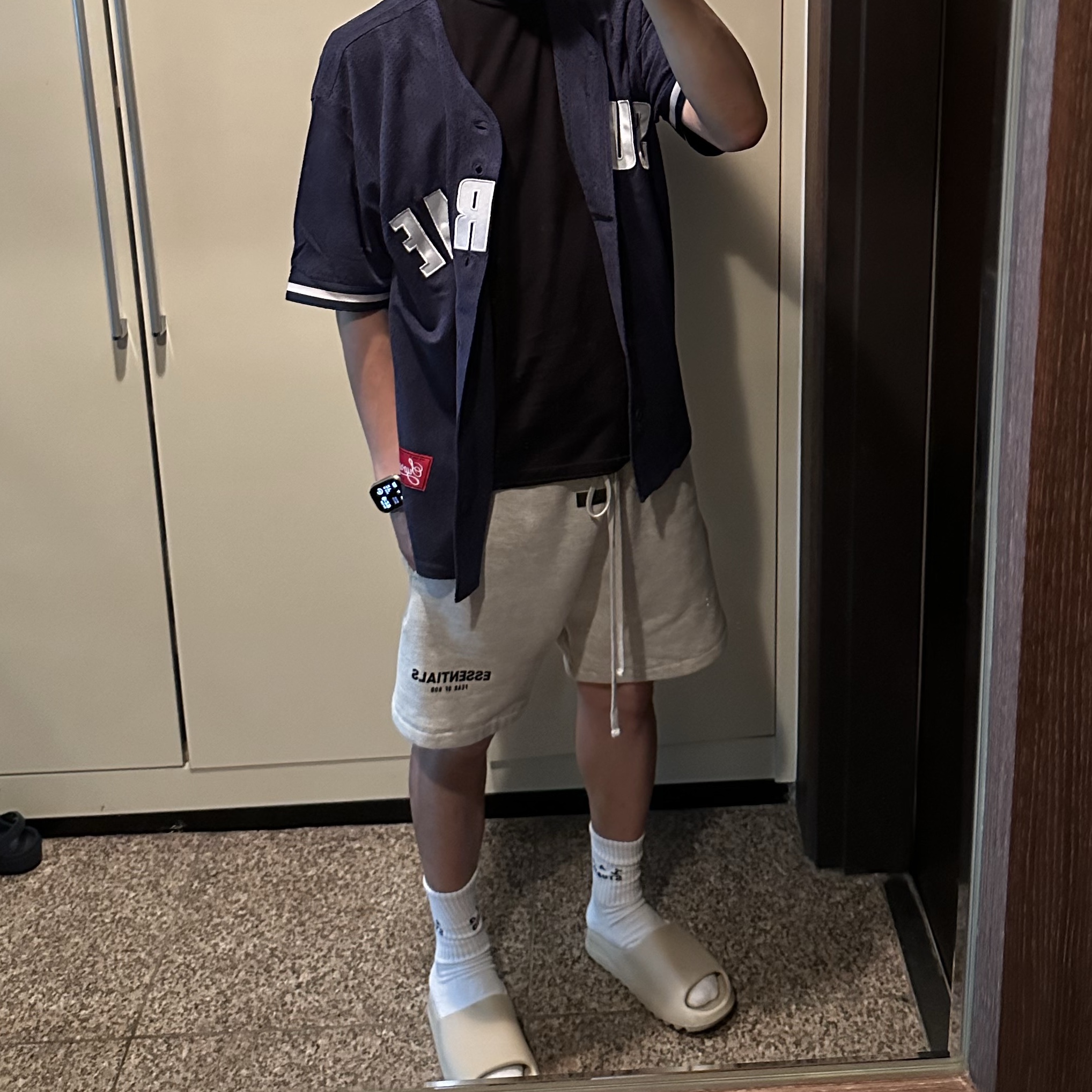 Adidas Yeezy Slide Bone 2022/2023 착용 스타일