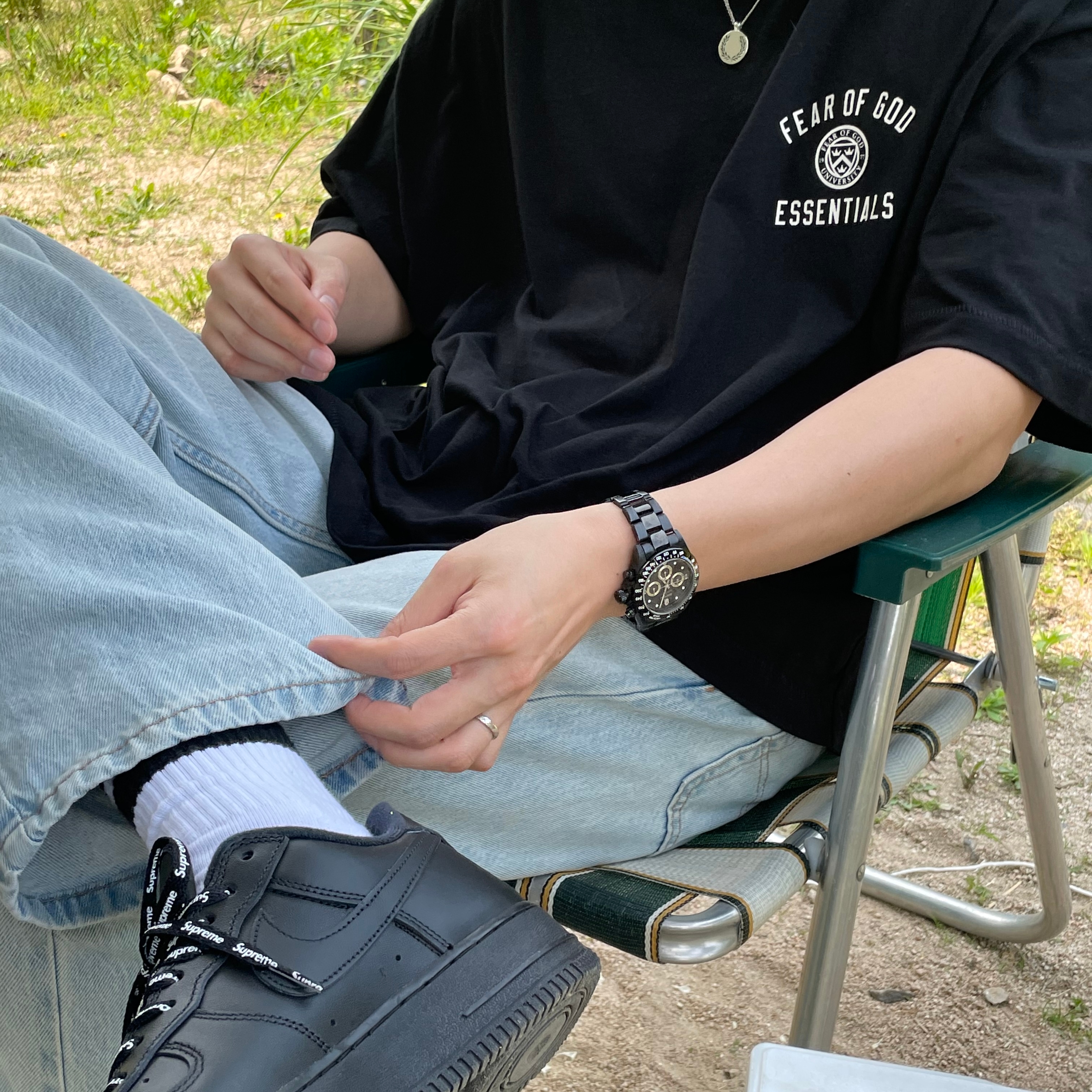 Nike x Supreme Air Force 1 Low Black, Essentials Jersey Crewneck T-Shirt Black - 24FW 착용 스타일