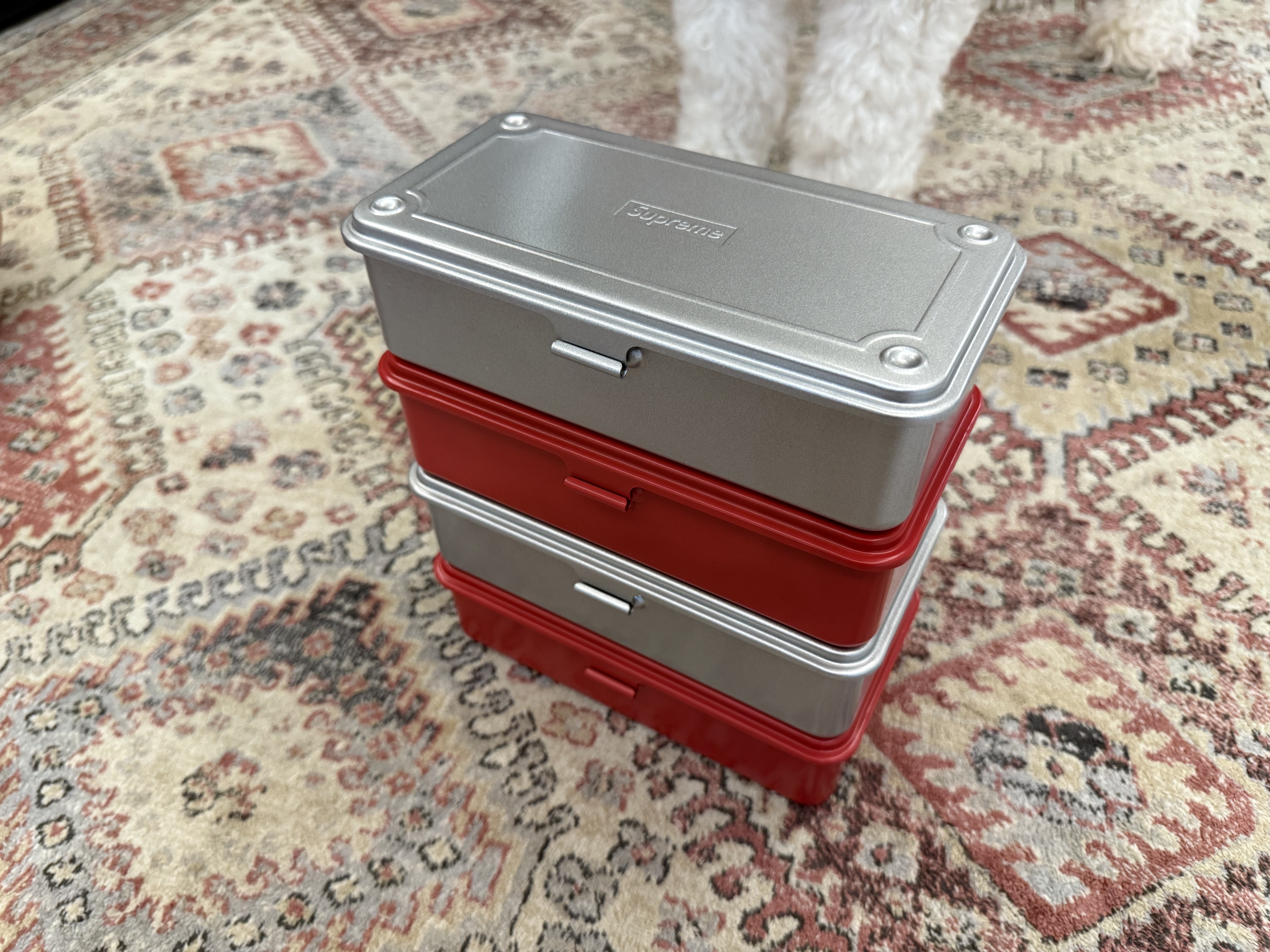 Supreme x Toyo Steel T-190 Mini Toolbox Red - 25SS, Supreme x Toyo Steel T-190 Mini Toolbox Silver - 25SS 착용 스타일 - 5