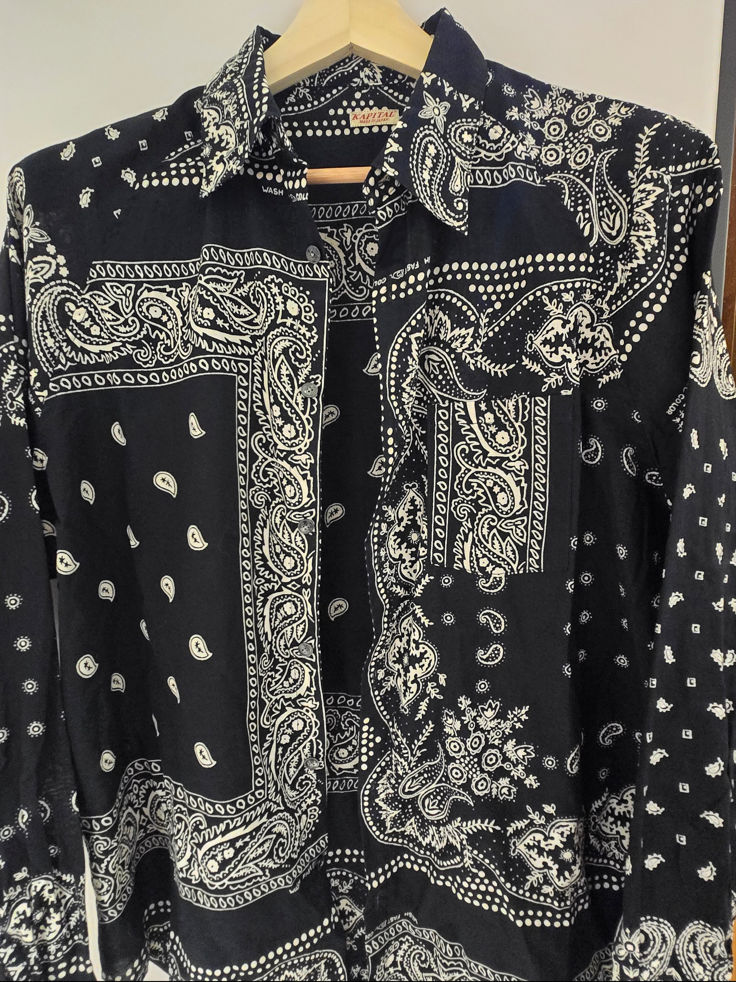 Kapital Rat Brand Bandana Patchwork Pattern Raglan Shirt in Gauze Black 착용 스타일