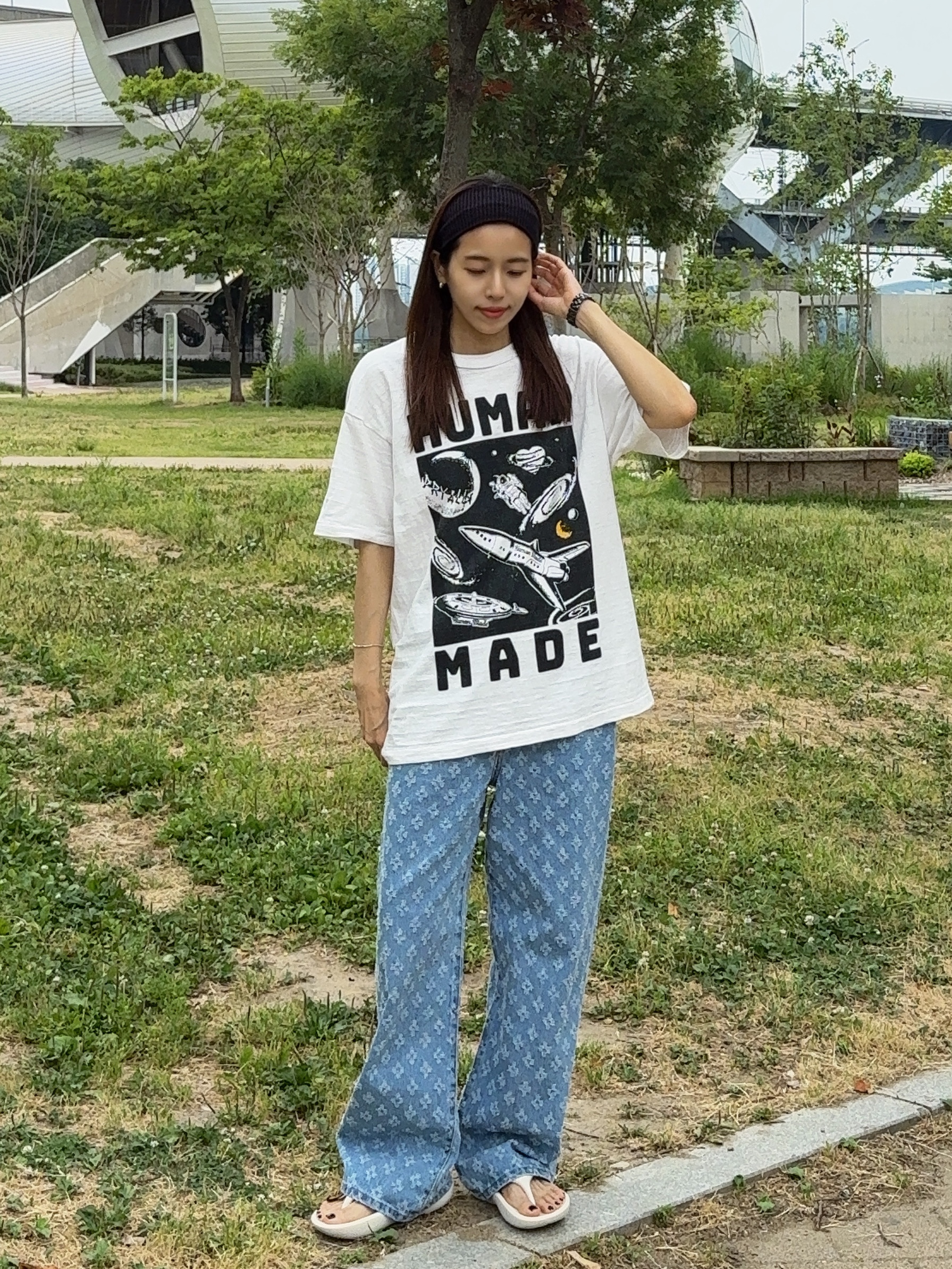 Human Made Graphic T-Shirt #14 White, Chanel J12 Watch 33mm Quartz Black 착용 스타일 - 2