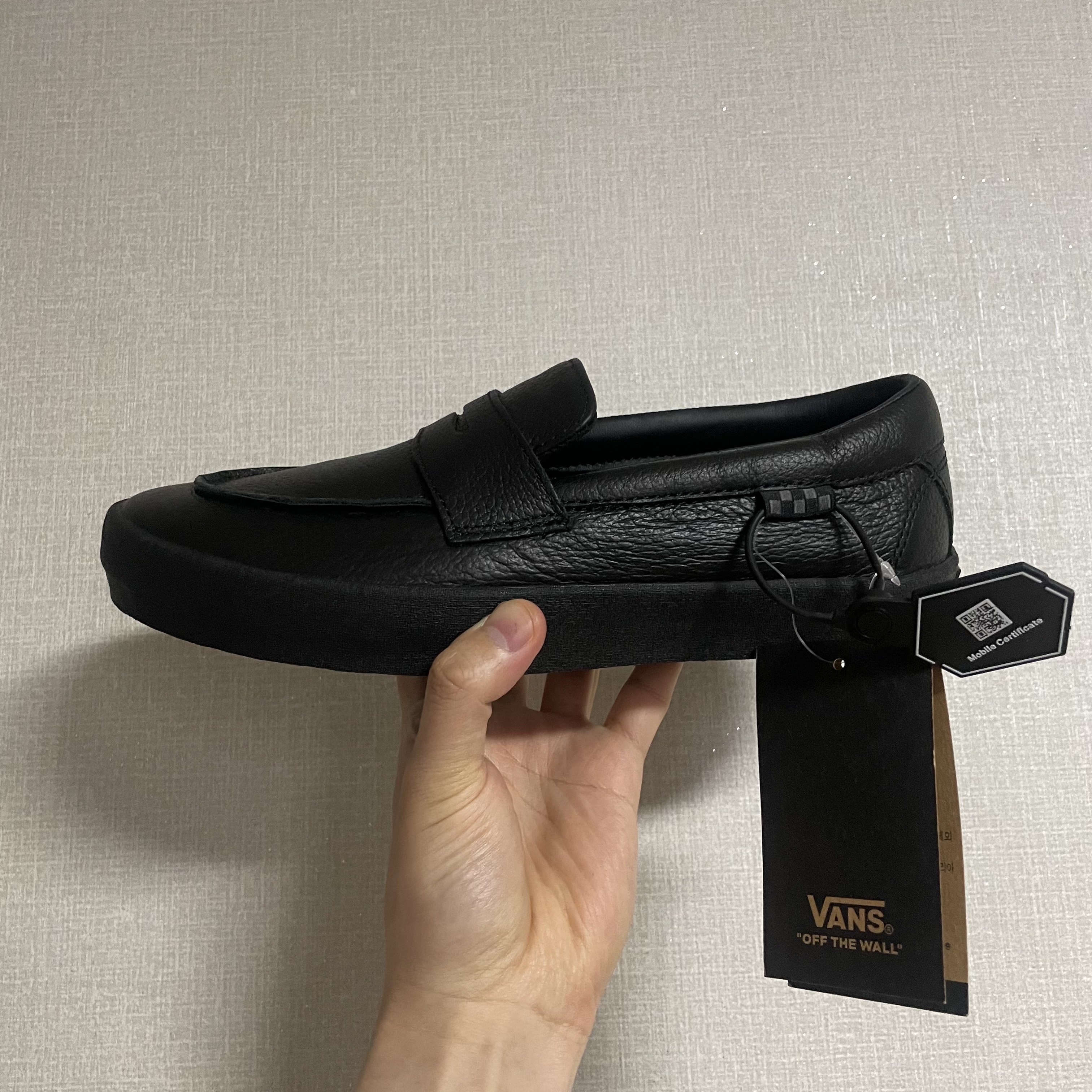 Vans Skate Loafer Black 착용 스타일 - 1