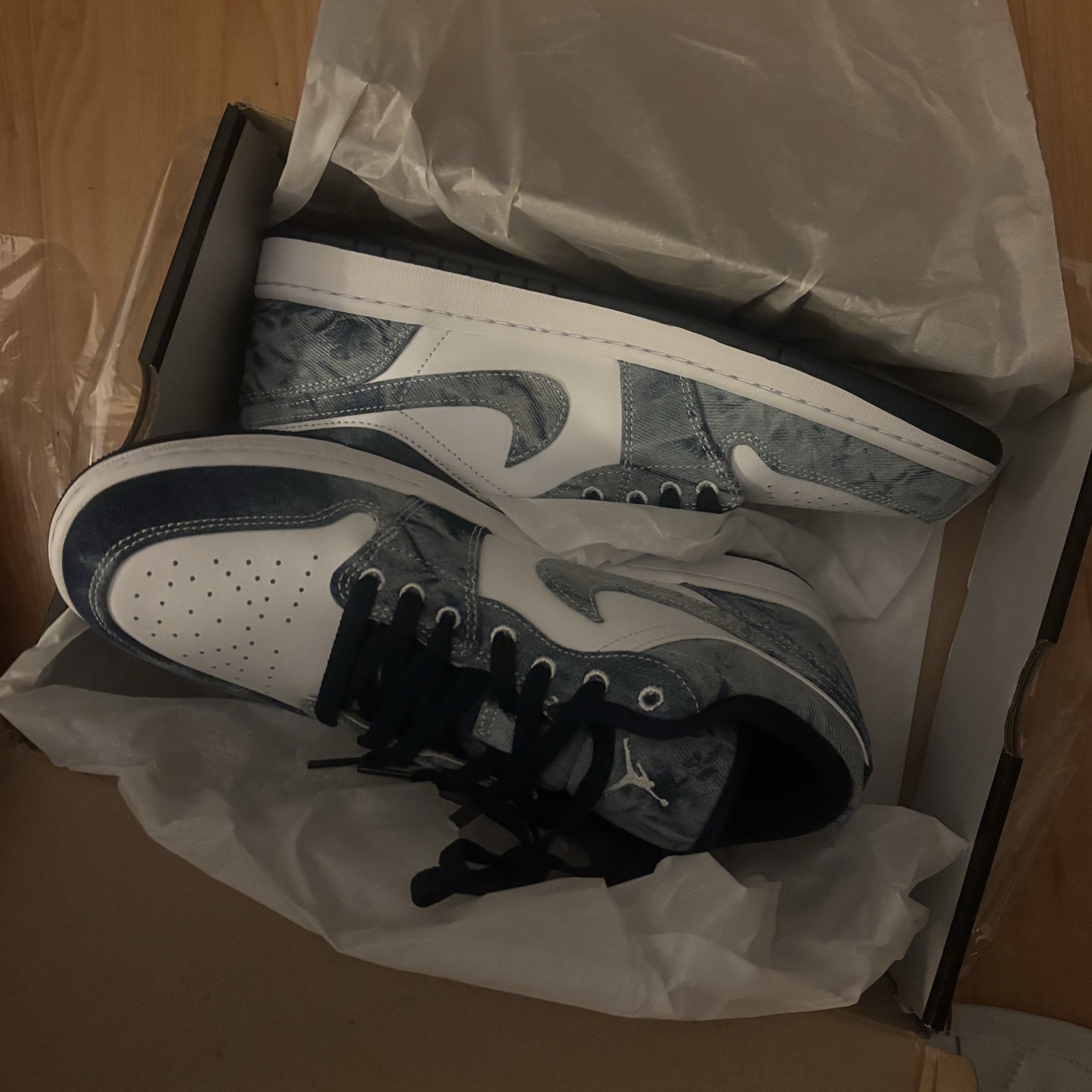 Jordan 1 Low SE Washed Denim 착용 스타일