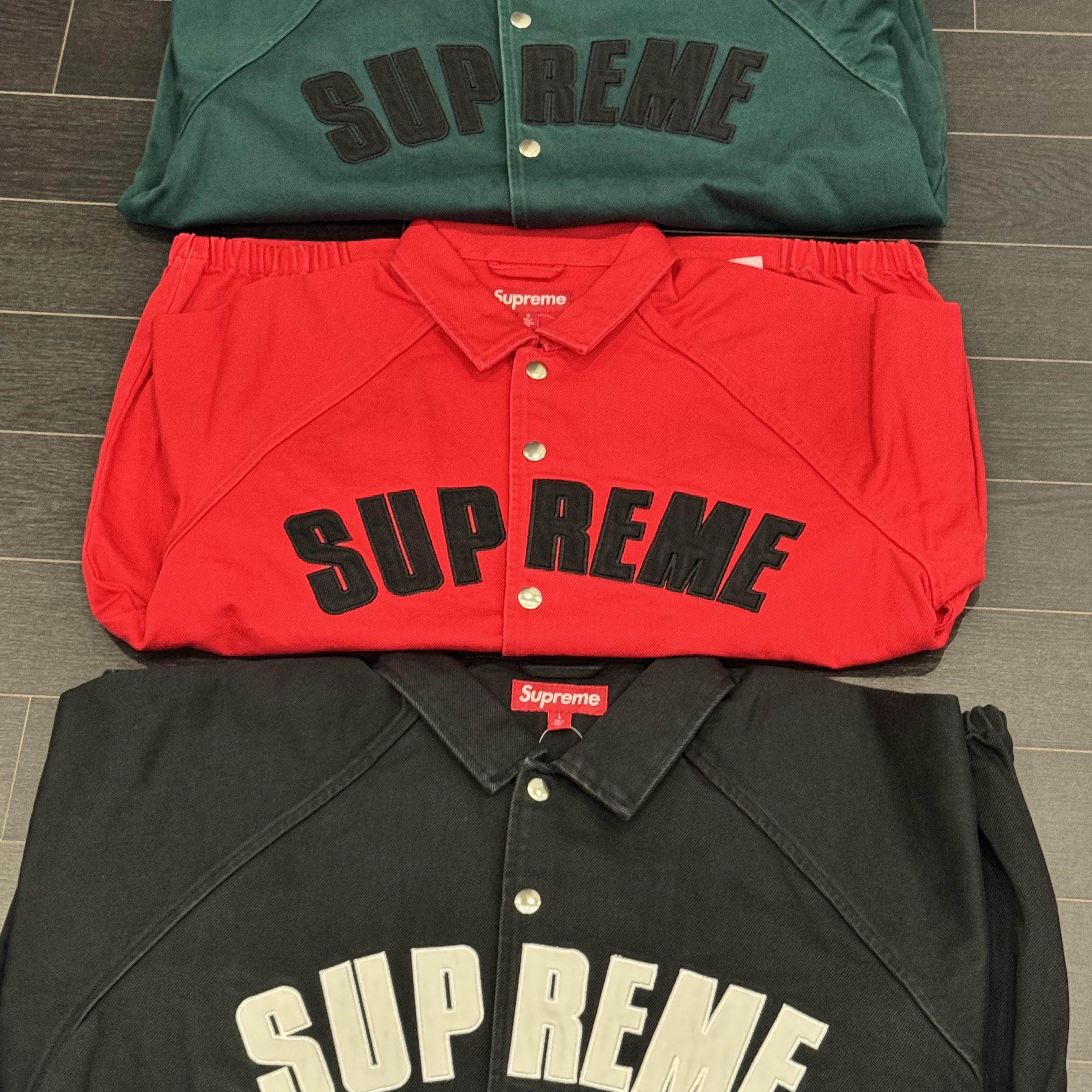 Supreme Arc Denim Coaches Jacket Green - 25SS, Supreme Arc Denim Coaches Jacket Red - 25SS 착용 스타일