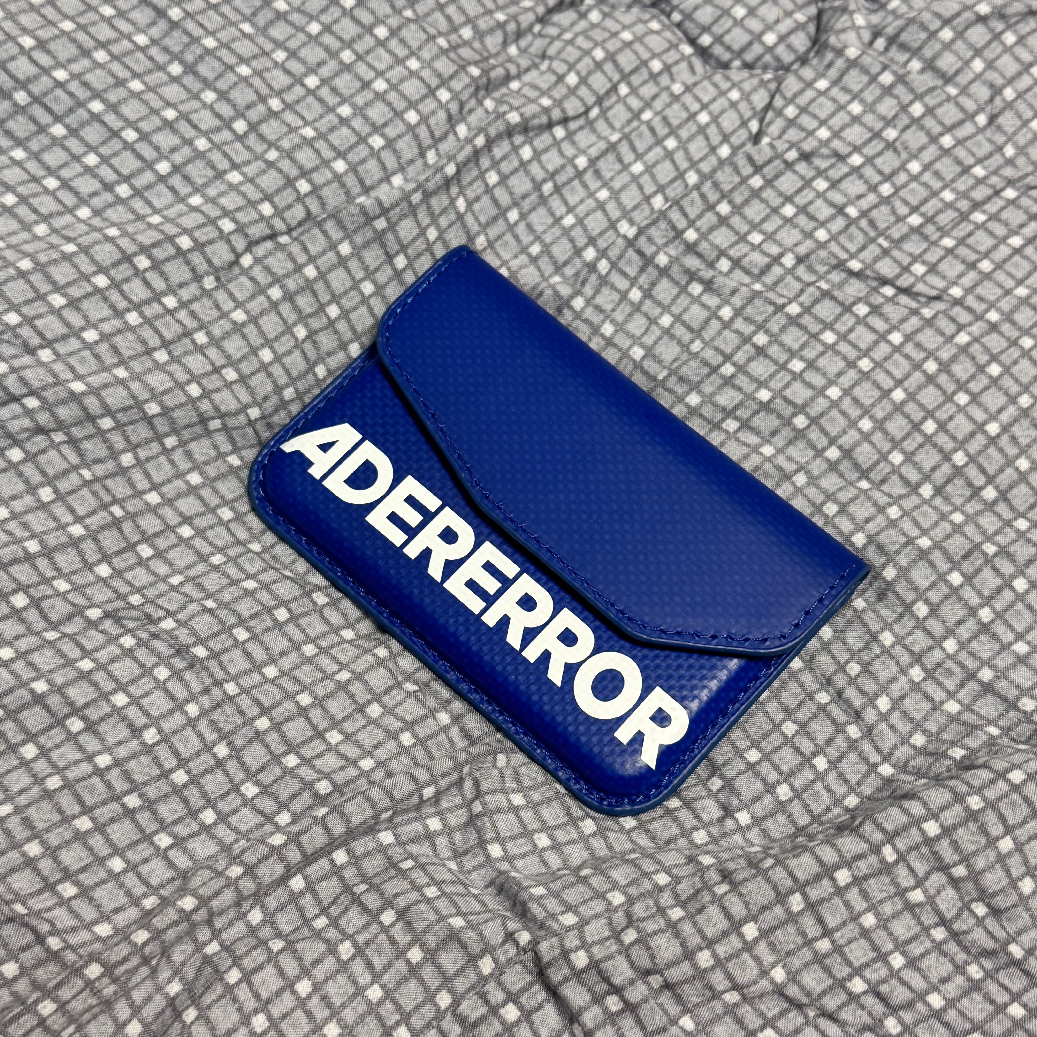 Ader Error Standic Magsafe Wallet Z-Blue 착용 스타일