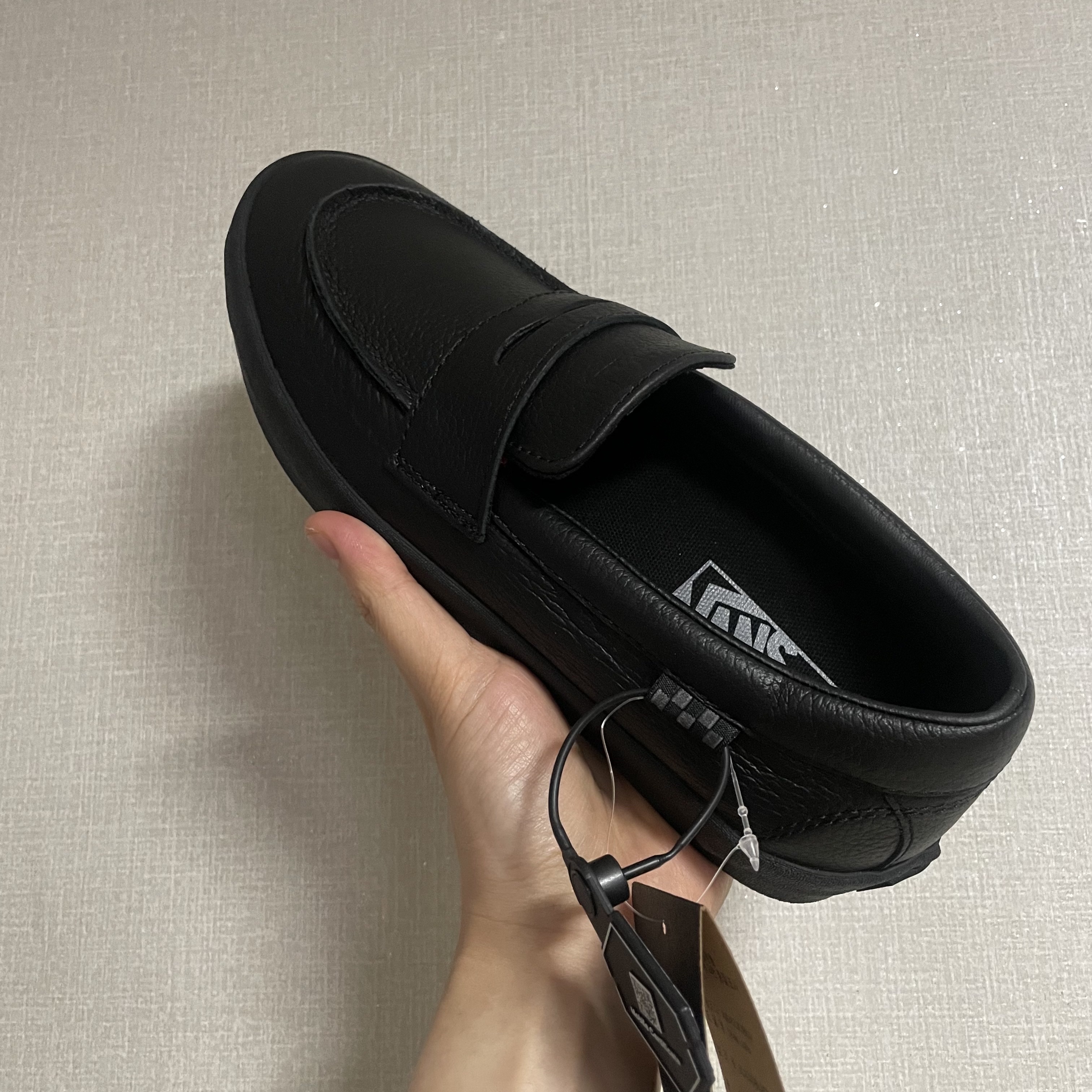 Vans Skate Loafer Black 착용 스타일 - 3