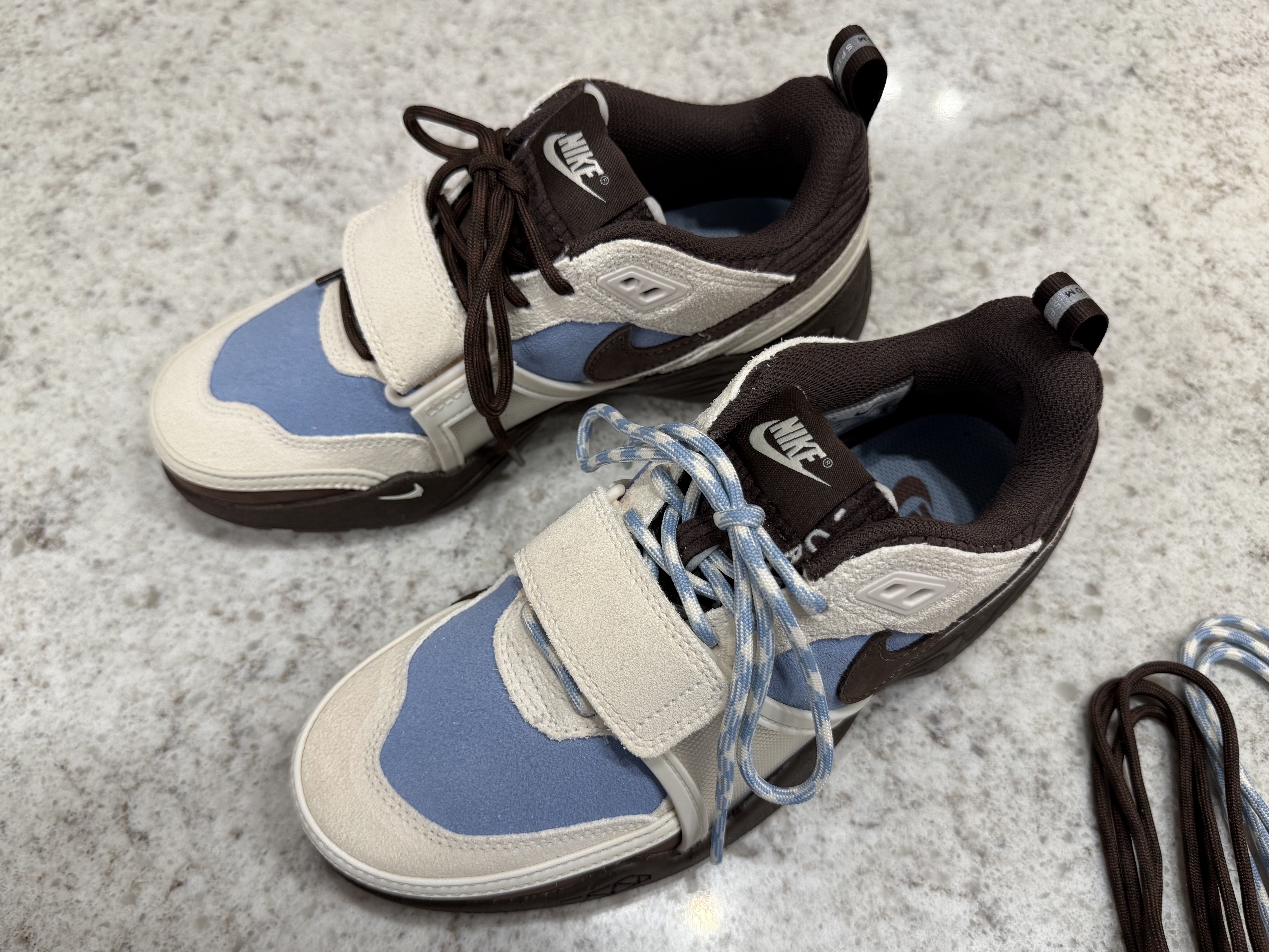 Nike x Travis Scott Zoom Field Jaxx Pale Ivory and Leche Blue 착용 스타일 - 9