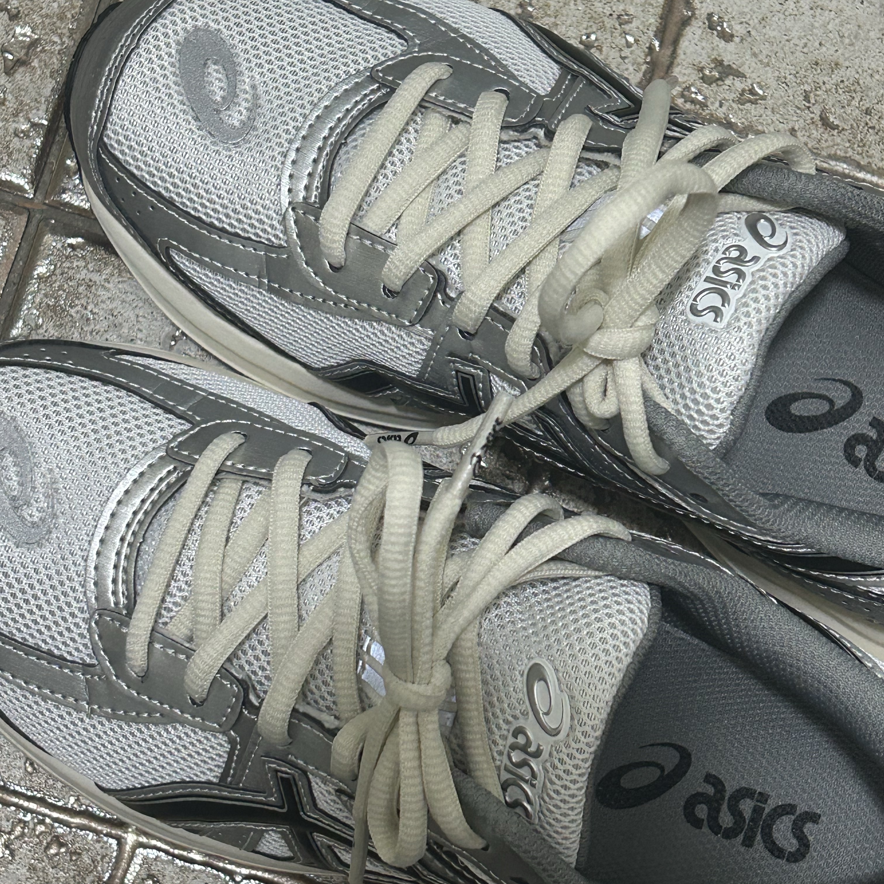 Asics Jog 100 S White Black - 2E Wide 착용 스타일 - 2