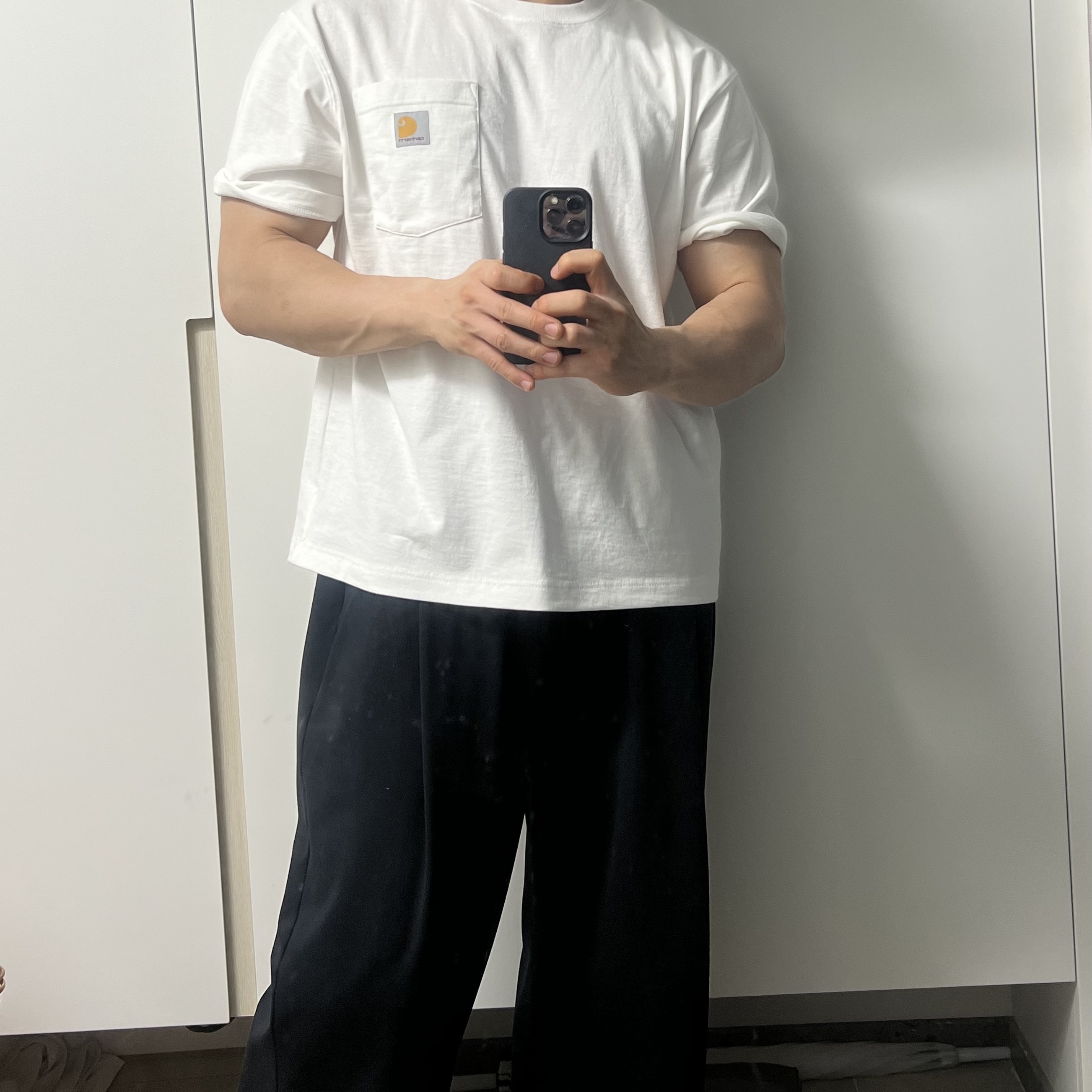 Carhartt Loose Fit Heavyweight Regular Short Sleeve Pocket T-Shirt White 착용 스타일