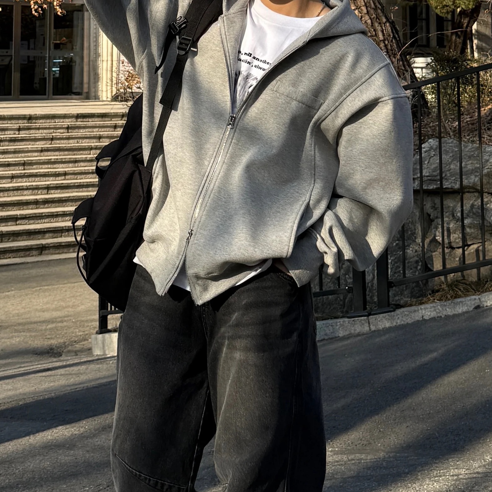 Nonnod Scuba Zip Hoodie Grey 착용 스타일