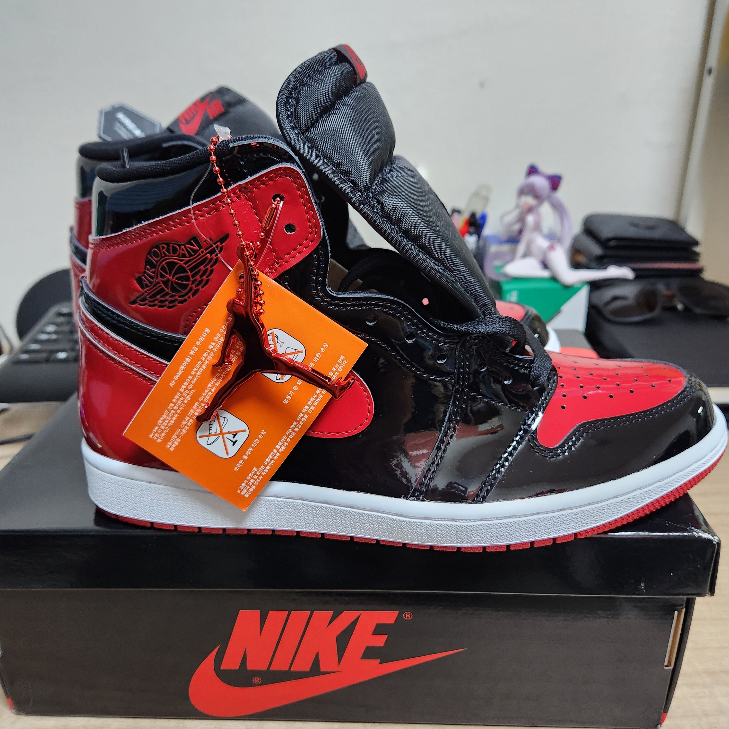 Jordan 1 Retro High OG Patent Bred 착용 스타일 - 1