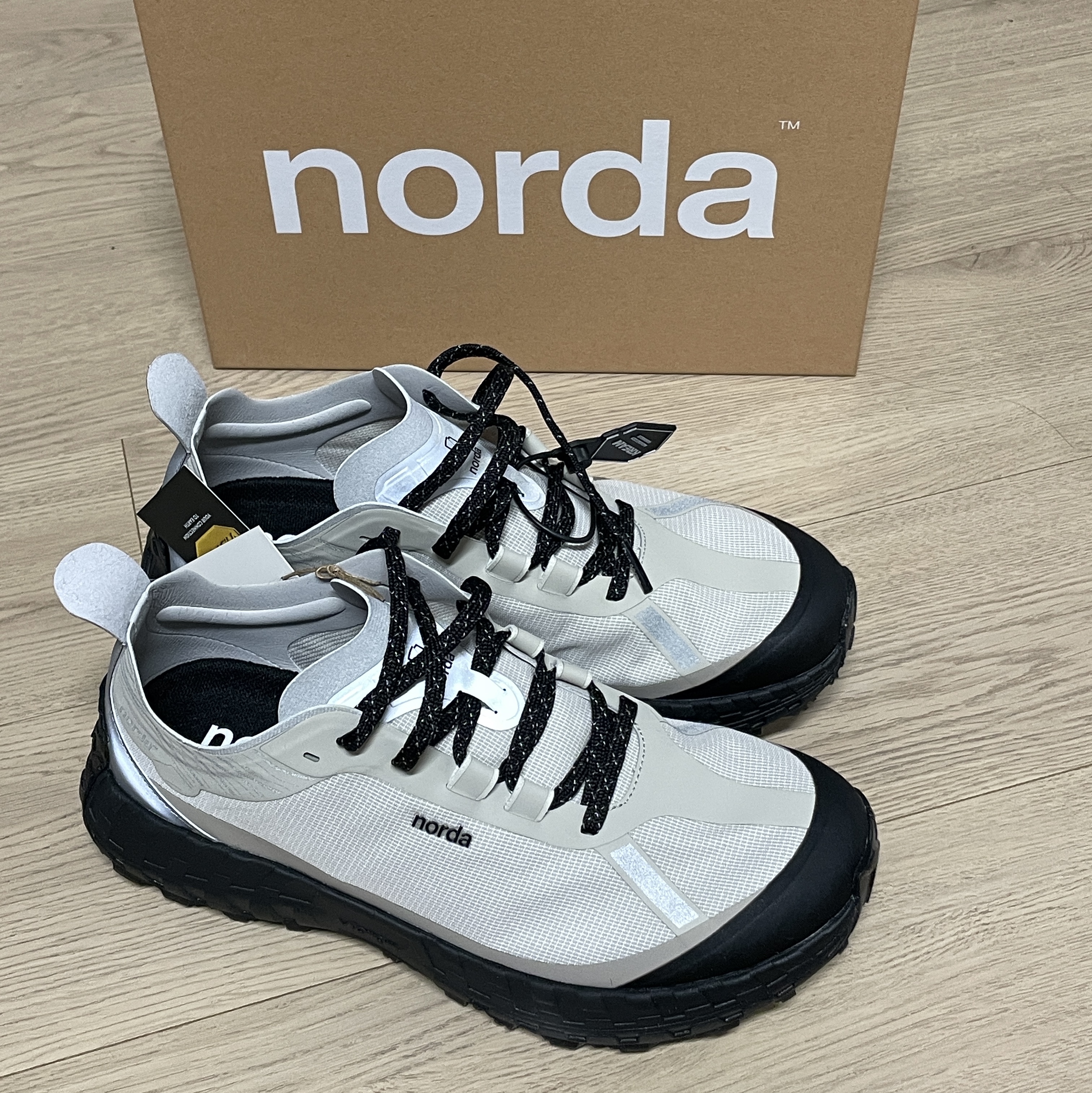 Norda 001/A Cinder 착용 스타일 - 2