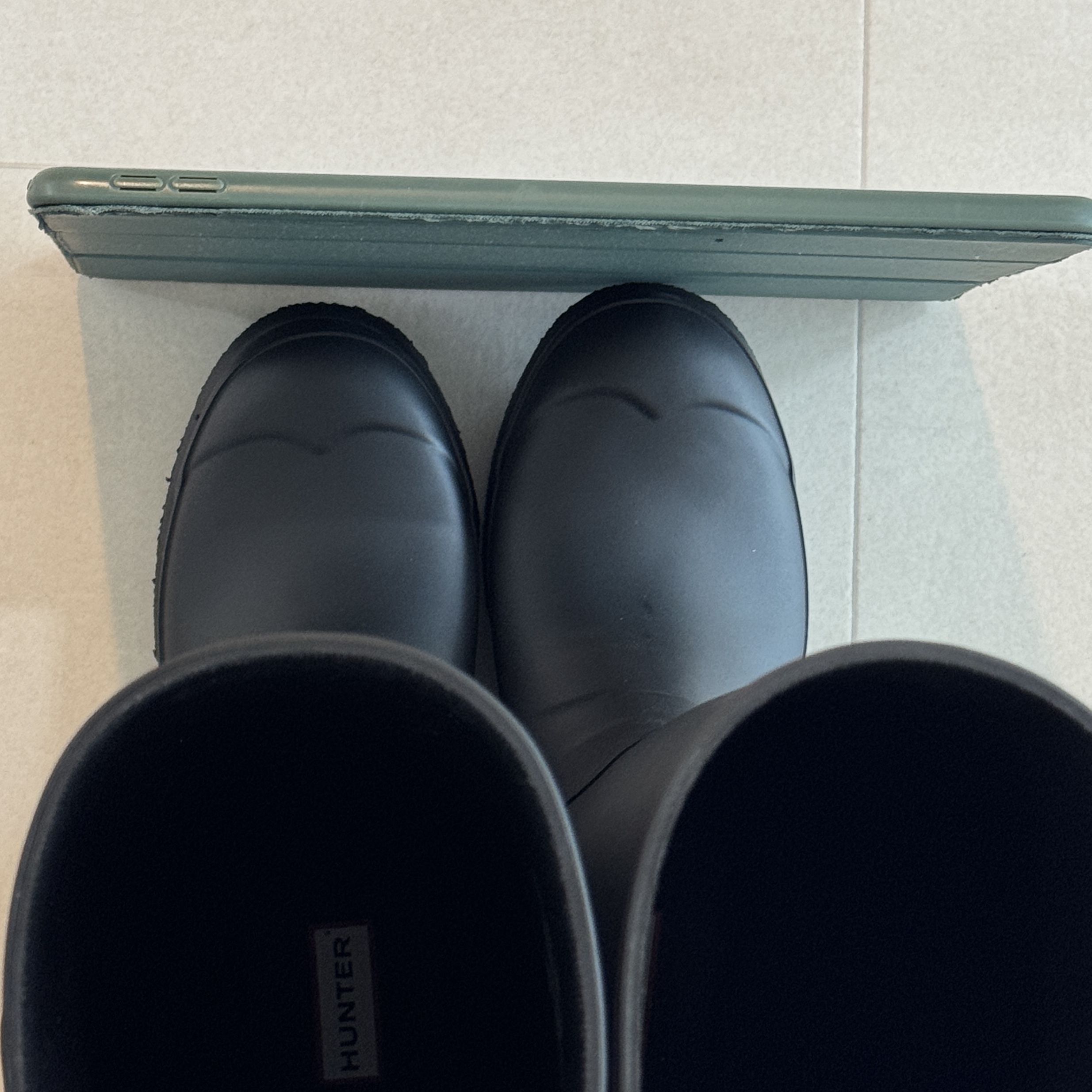 (W) Hunter Original Tall Rain Boots Black 착용 스타일