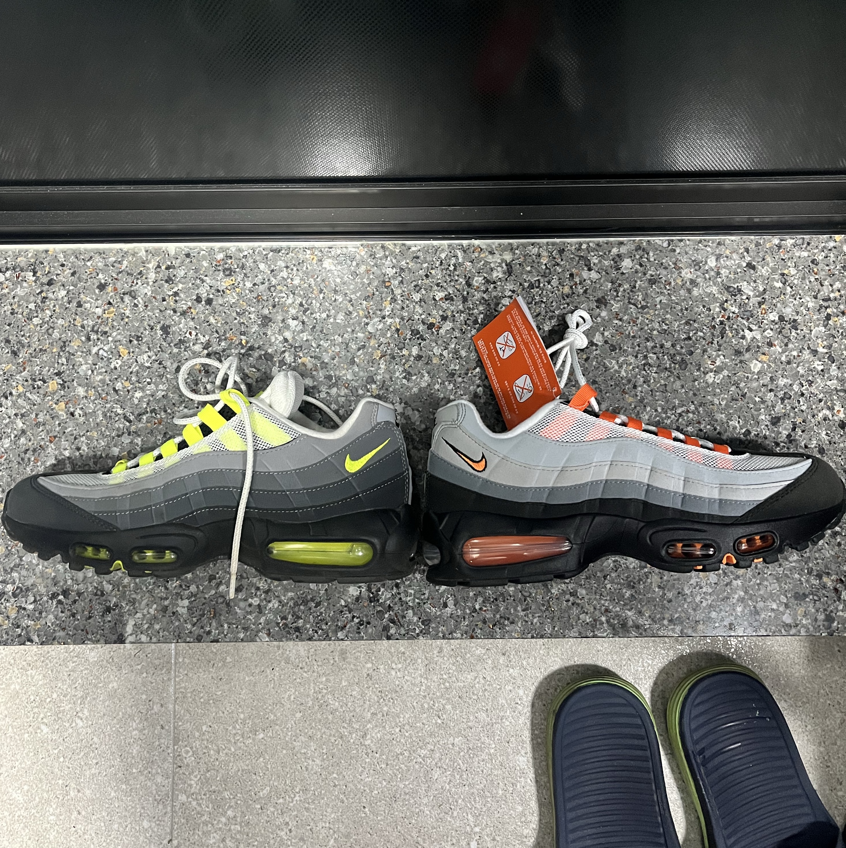 Nike Air Max 95 OG Bright Mandarin, Nike Air Max 95 OG Neon Yellow 2020 착용 스타일