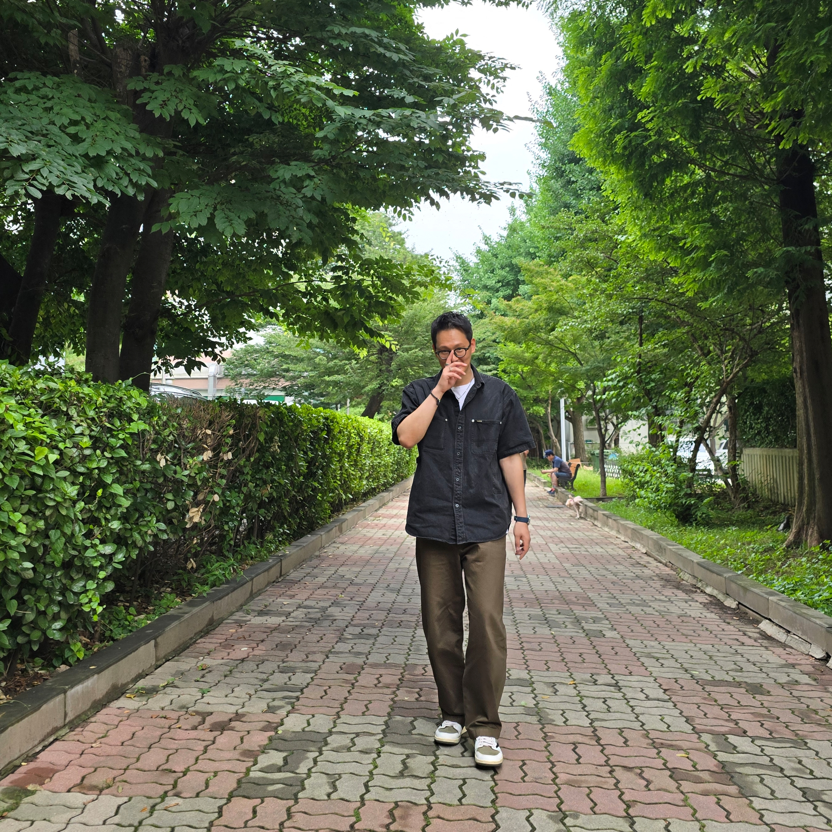 Supreme Loose Fit S/S Denim Painter Shirt Black - 25SS, Jordan 1 x Travis Scott Retro Low OG SP Reverse Olive 착용 스타일 - 1